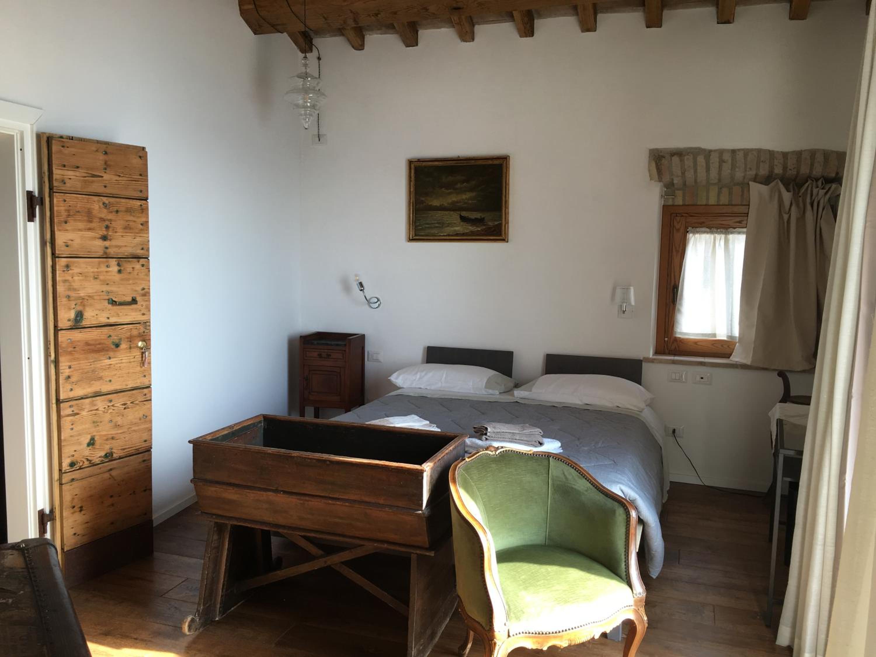 Double Room with Lake View - Photo 7