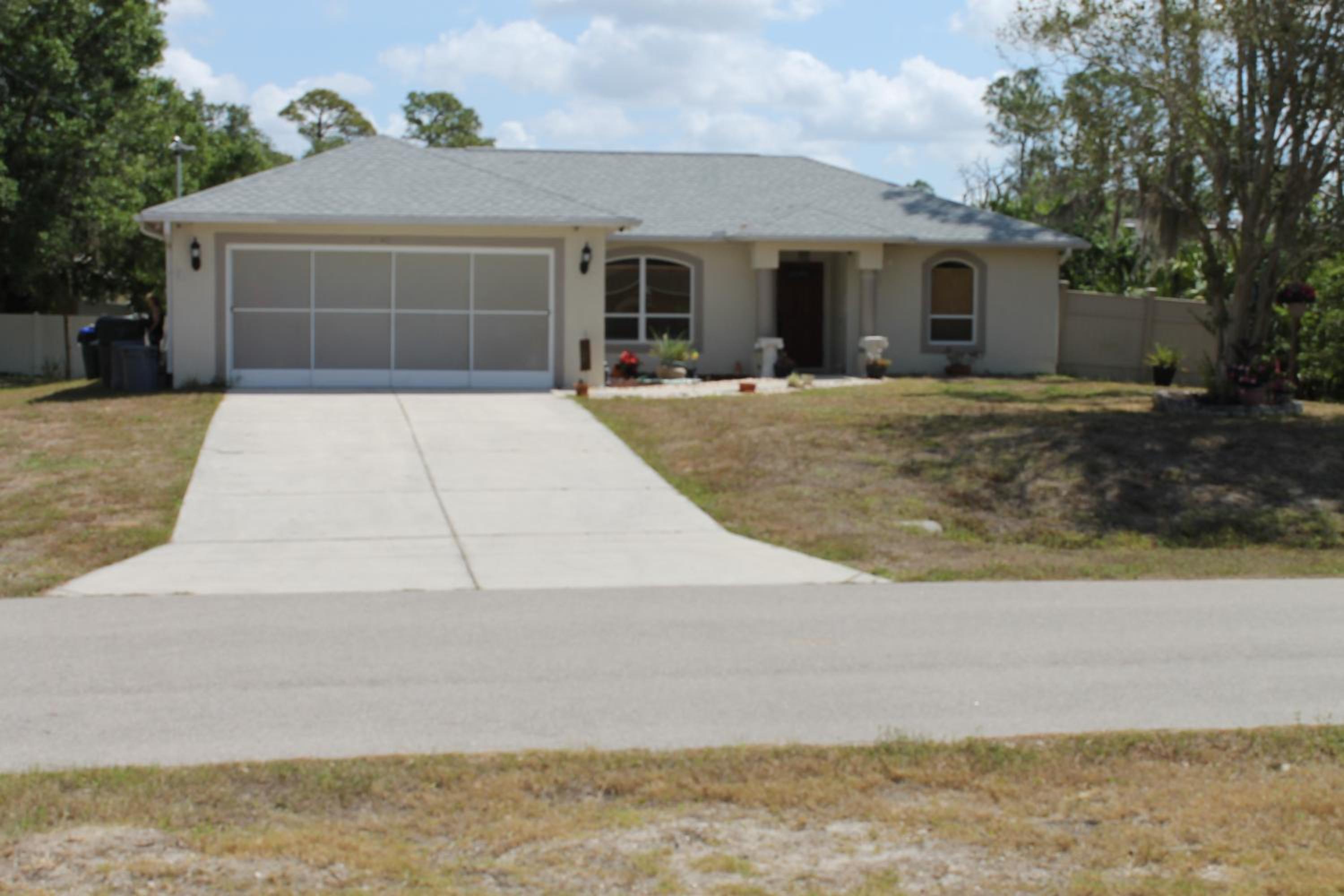 Three-Bedroom House photo 1
