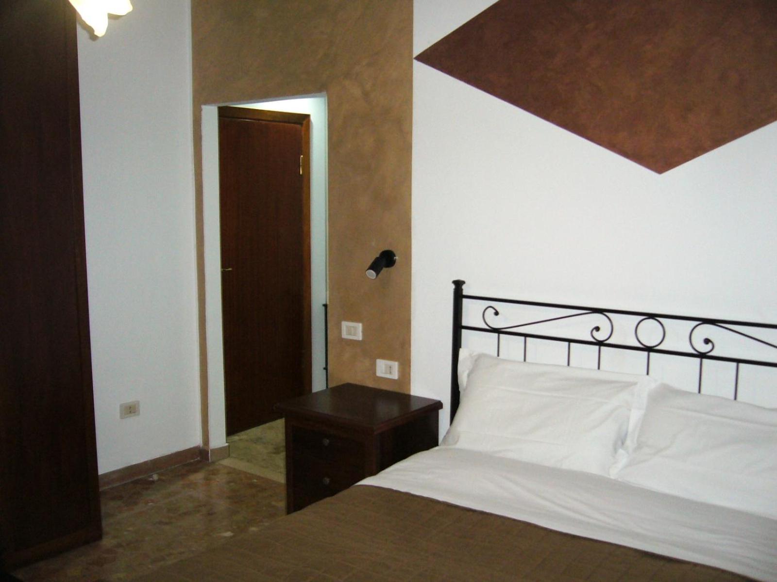 Classic Triple Room photo 1
