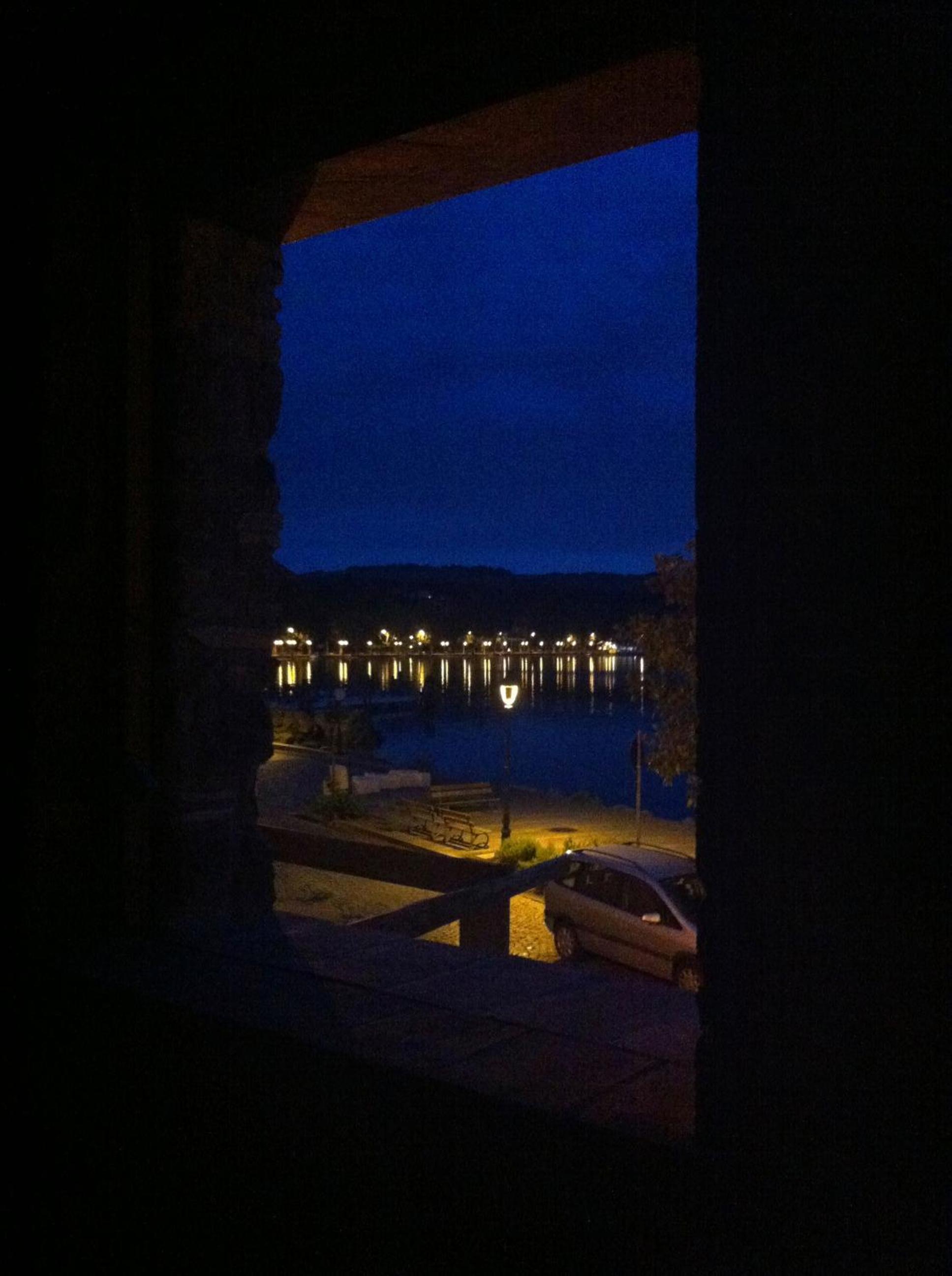 Double Room with Lake View - Photo 3