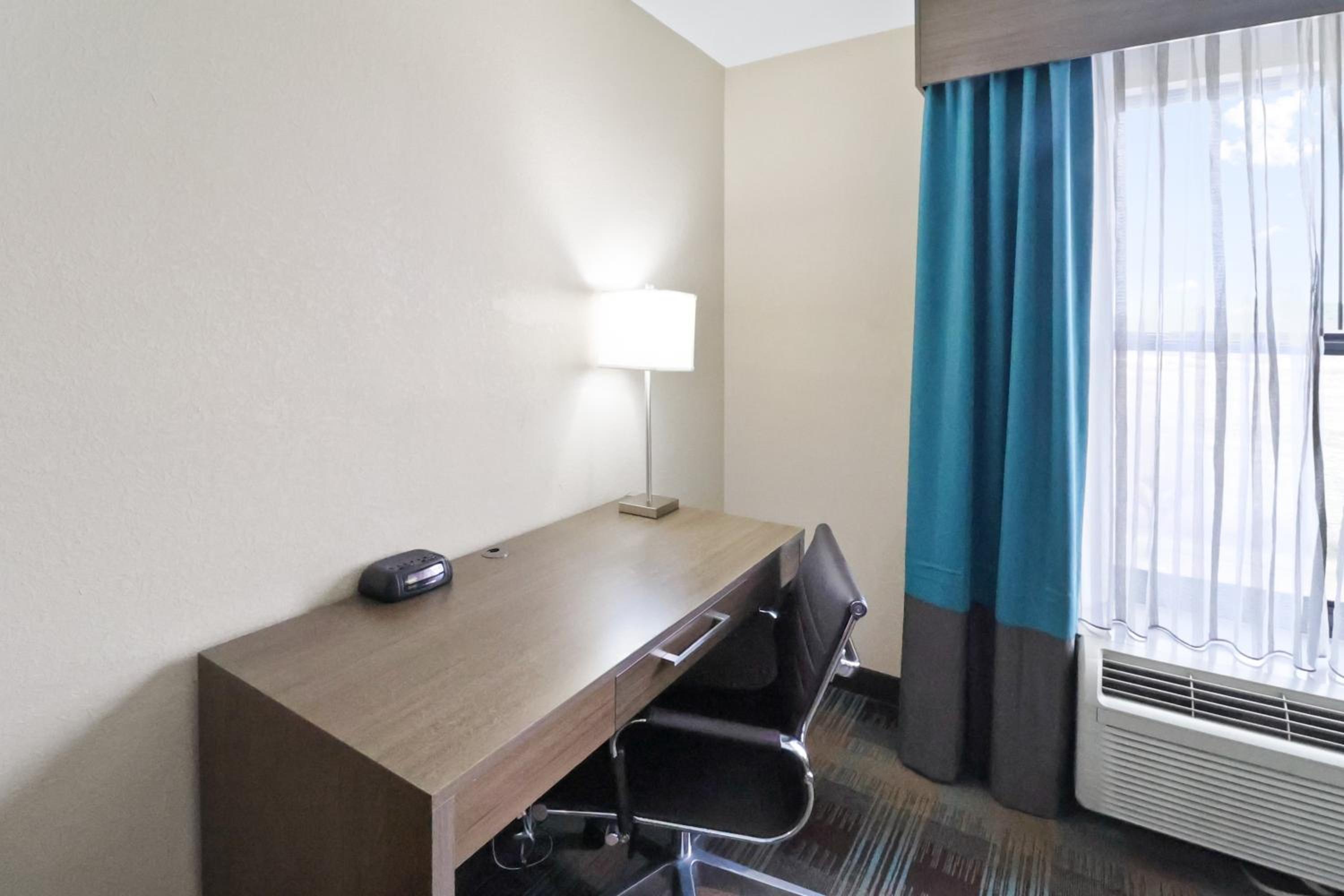 Queen Room - Non-Smoking - Photo 1