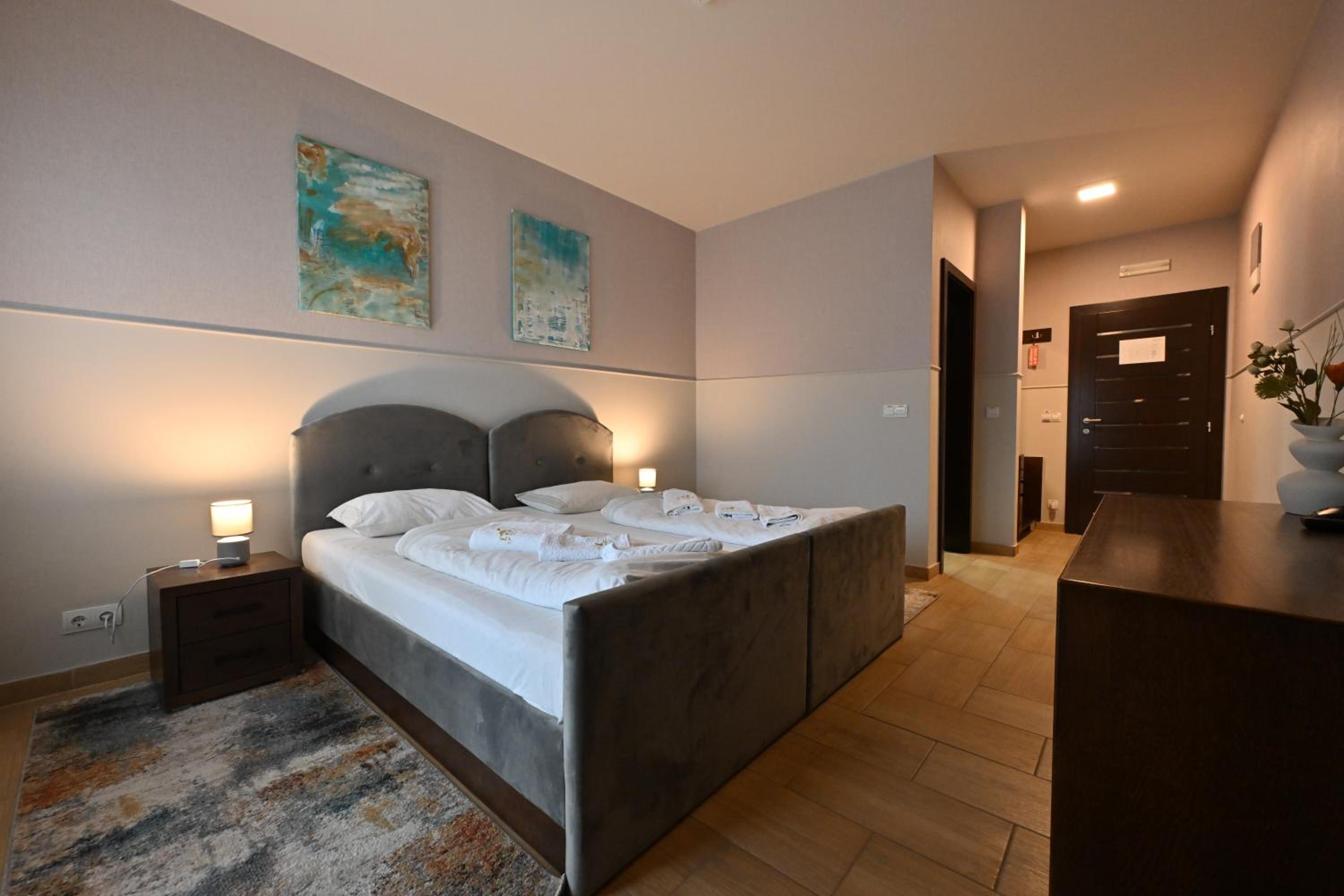 Twin Room with Balcony photo 3