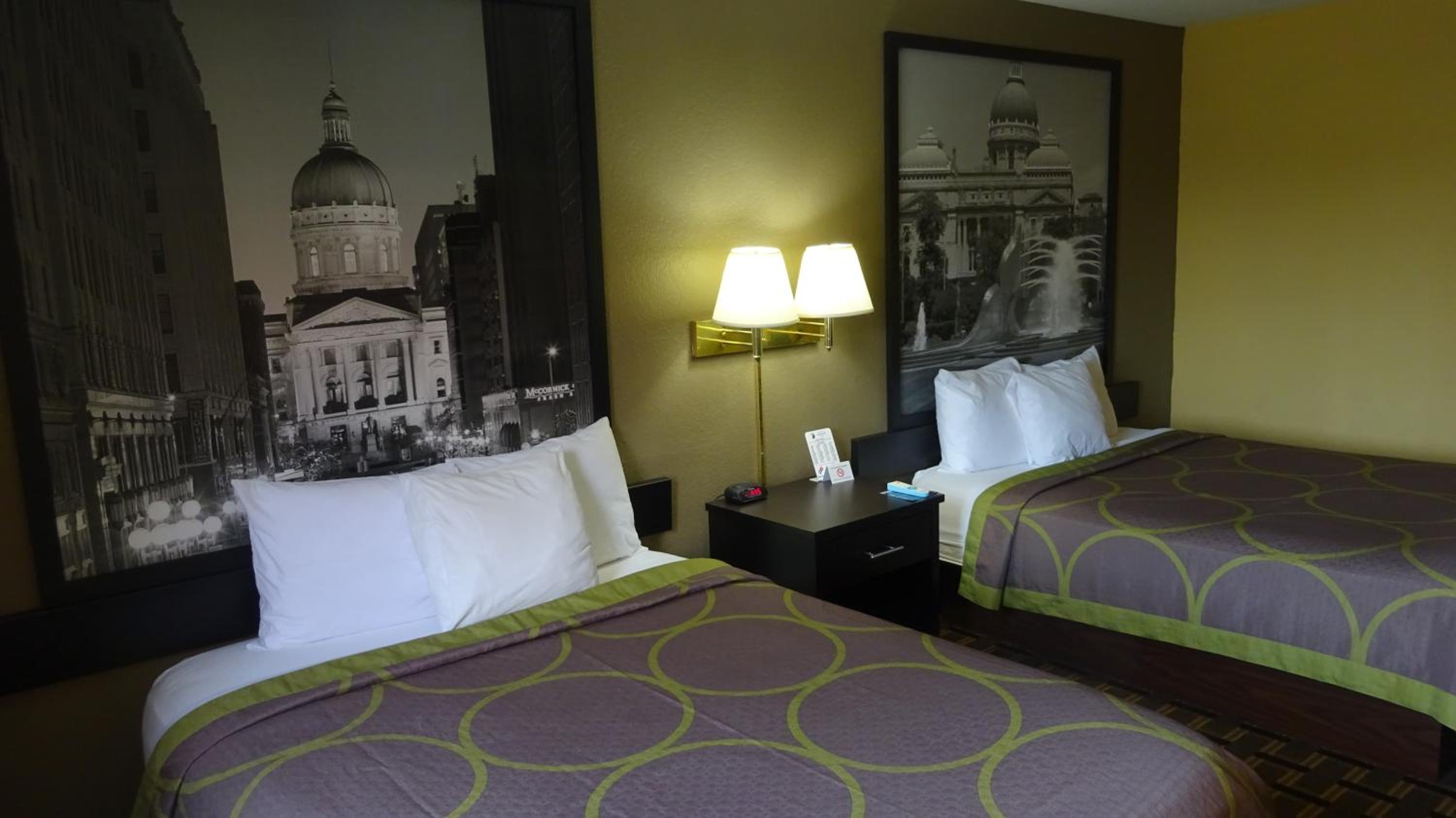 Queen Room with Two Queen Beds - Non-Smoking - Photo 1