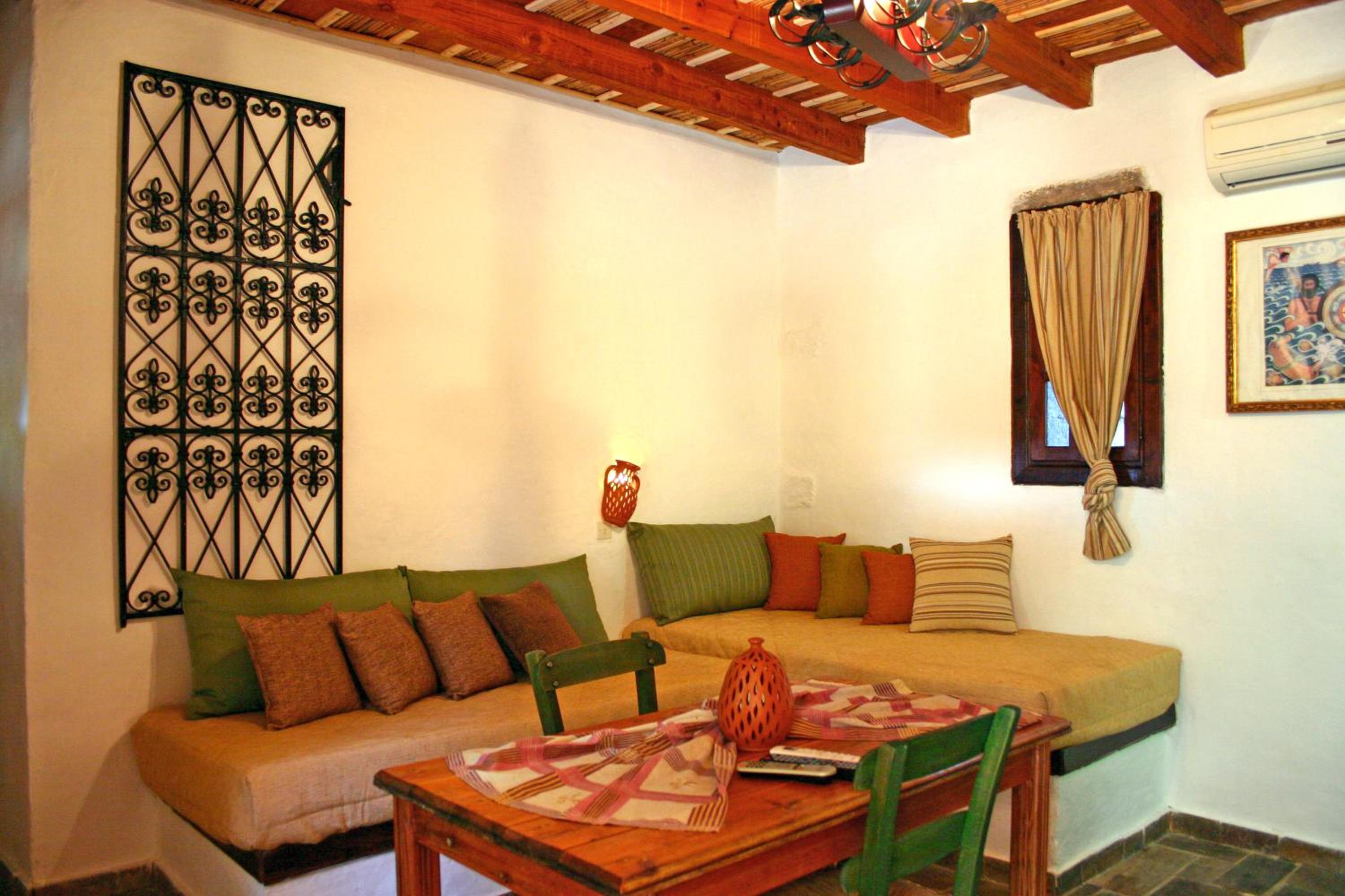 One-Bedroom Apartment - Photo 11