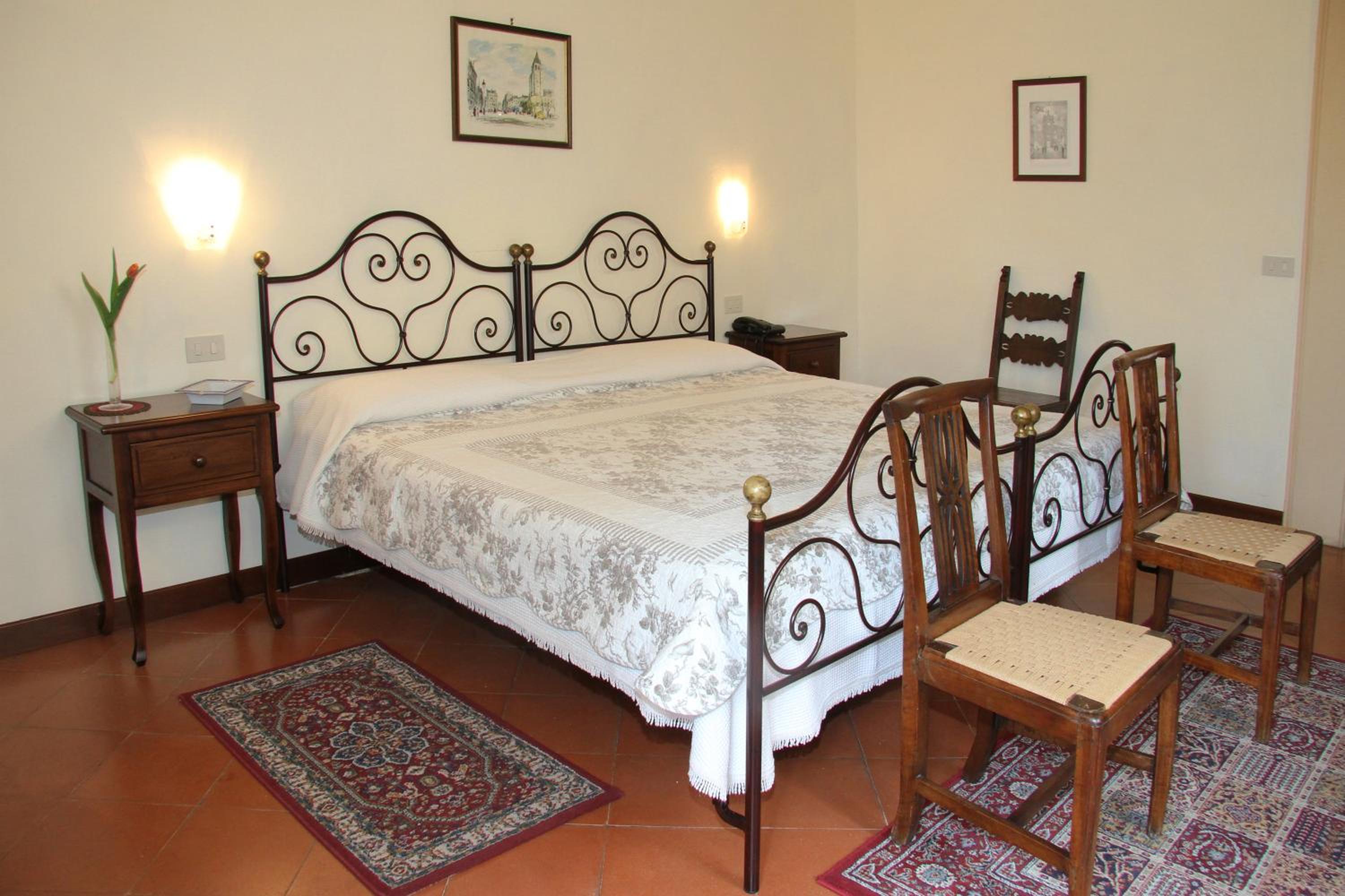 Double or Twin Room photo 2