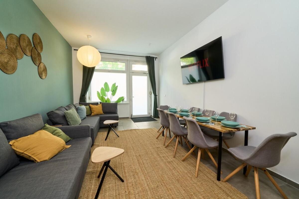 One-Bedroom Apartment photo 2