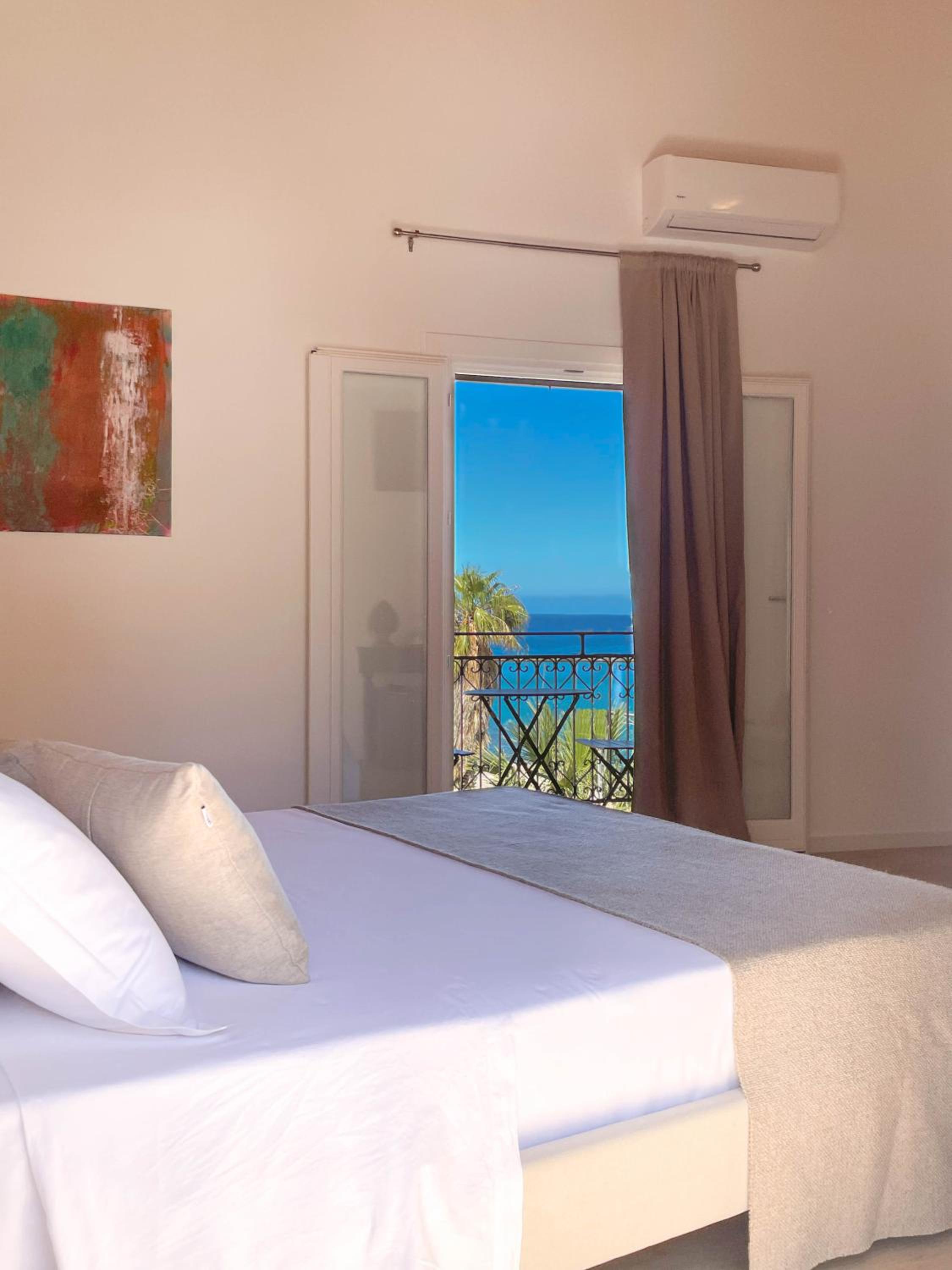 Deluxe Triple Room with Sea View