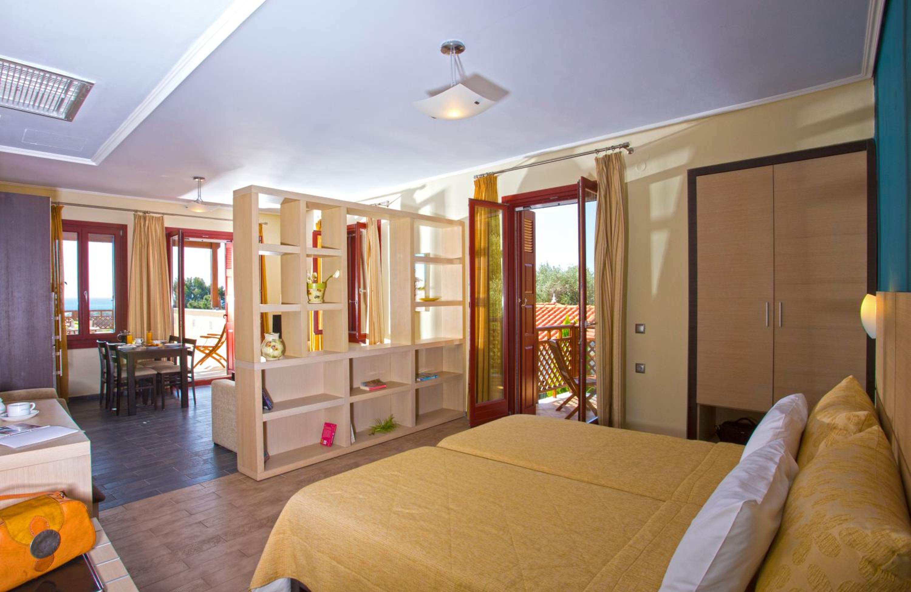 Deluxe Studio