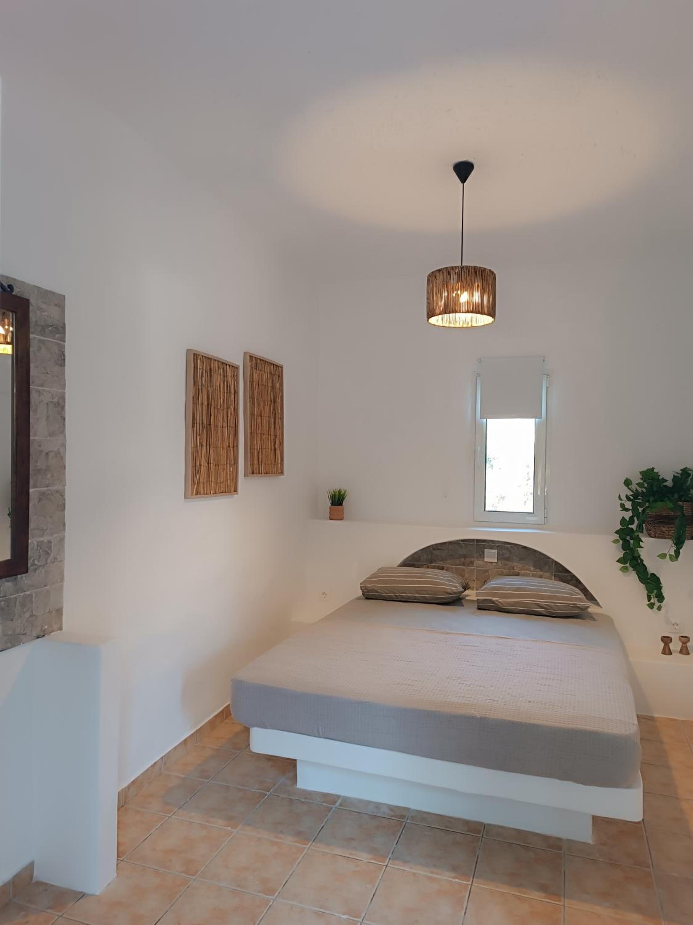 One-Bedroom House photo 1