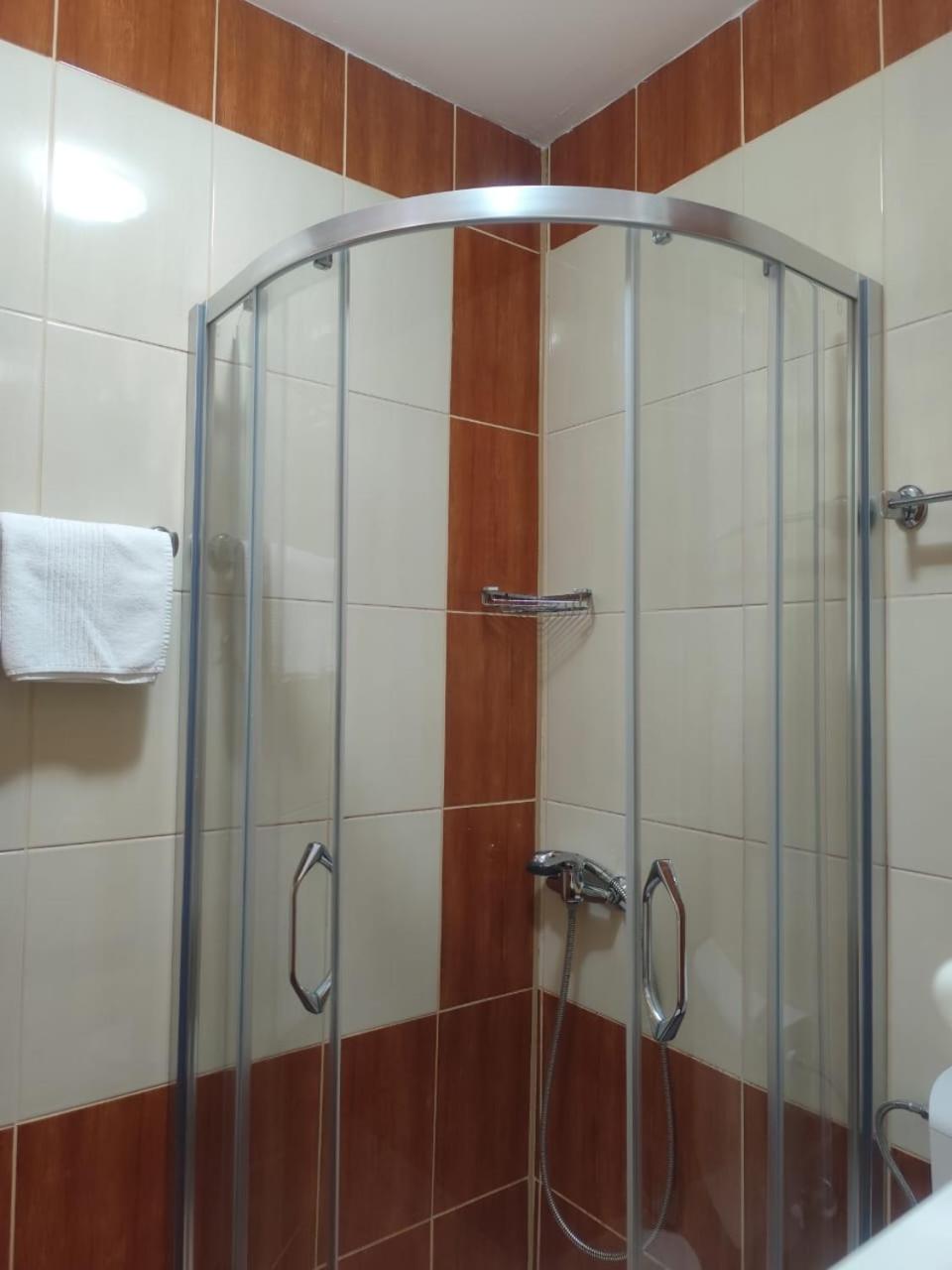 Basic Triple Room photo 2
