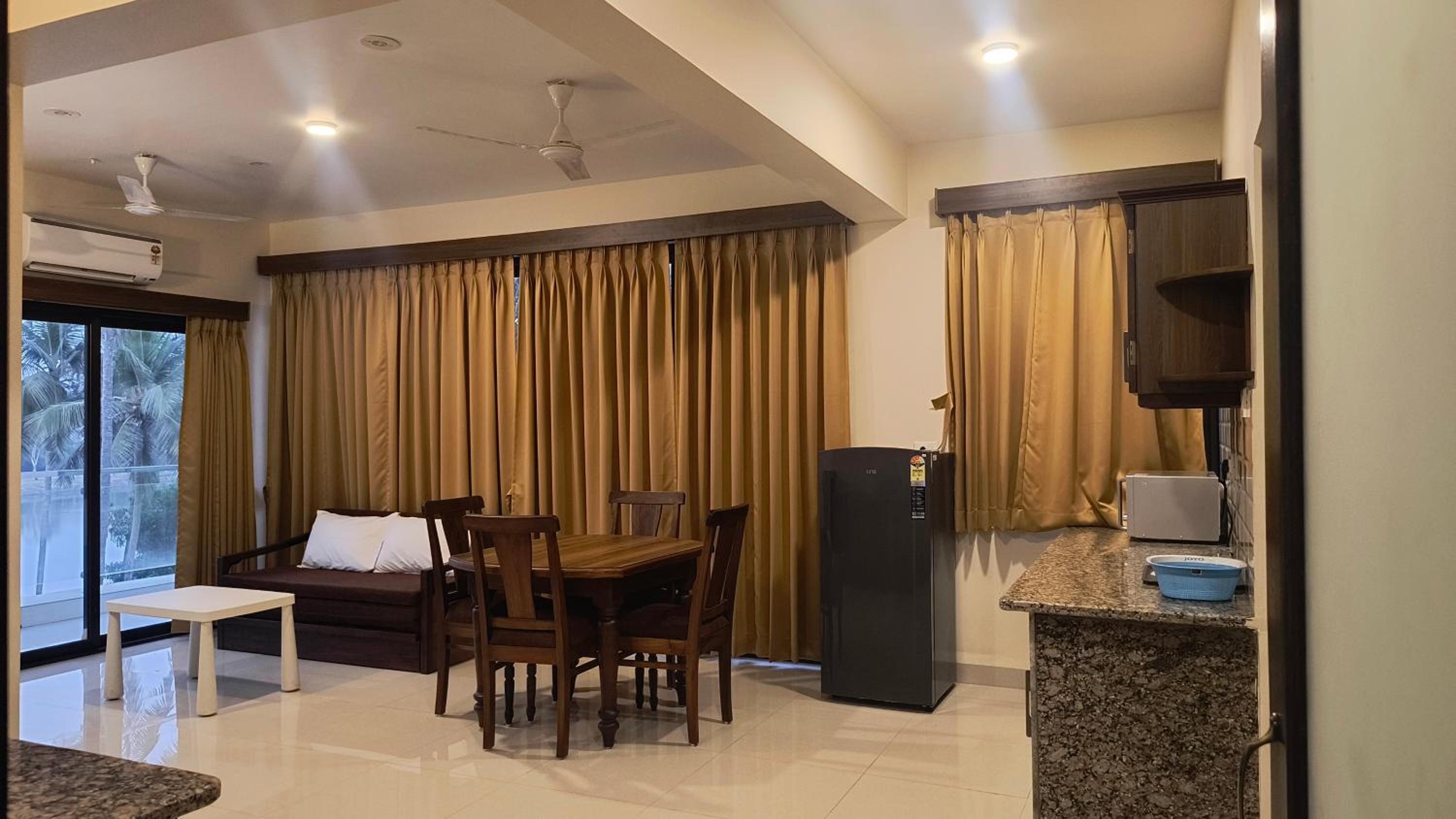 Deluxe Family Room - Photo 15