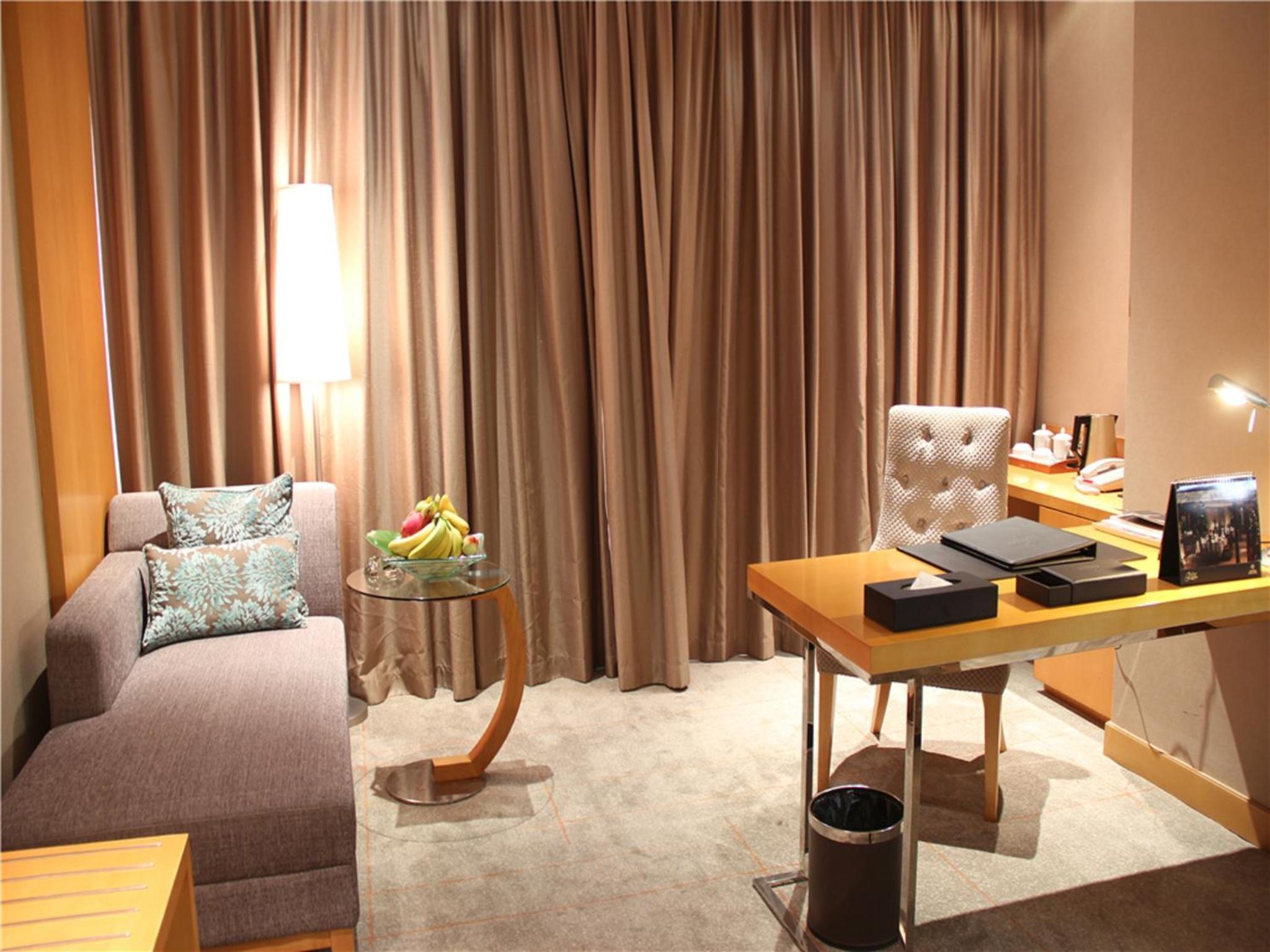 Deluxe Suite photo 1