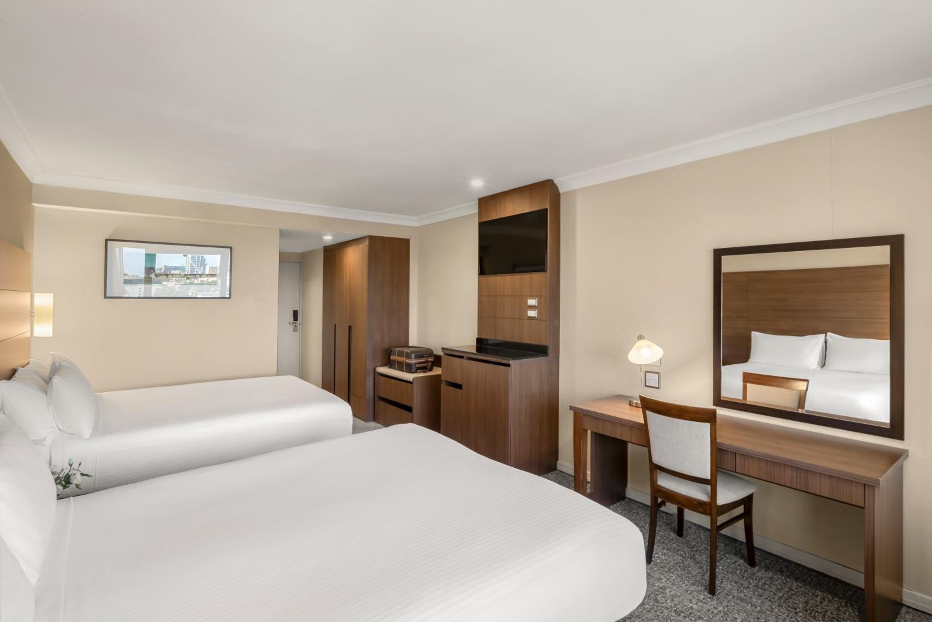 Deluxe Queen Room with Two Queen Beds thumbnail 5
