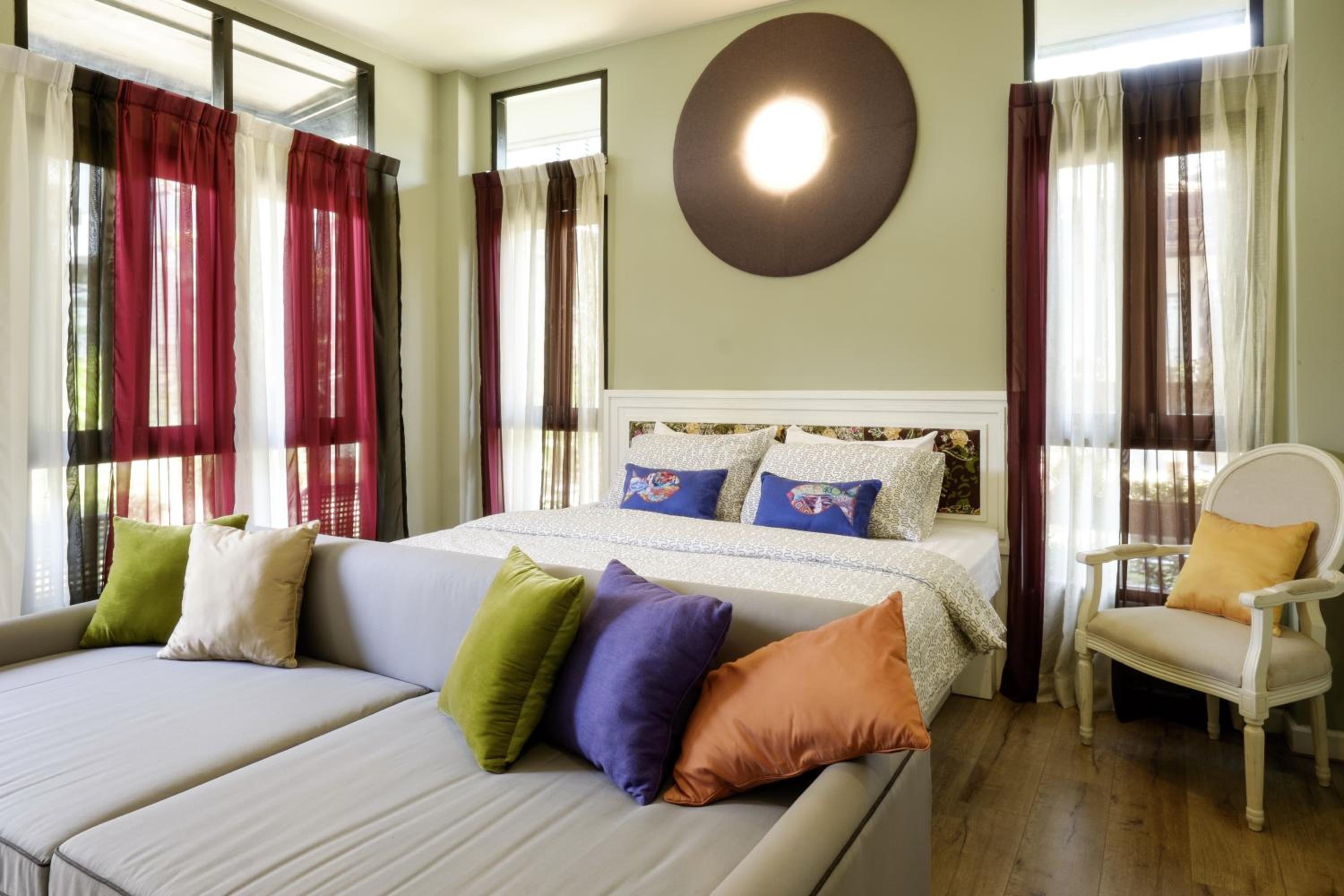 Deluxe Double Room (2 Adults + 1 Child)