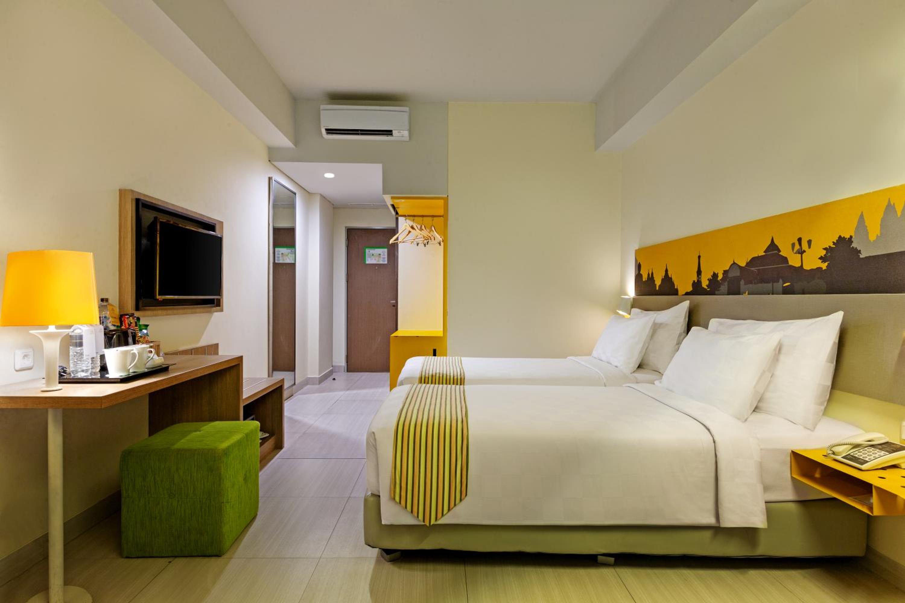 Deluxe Twin Room photo 2