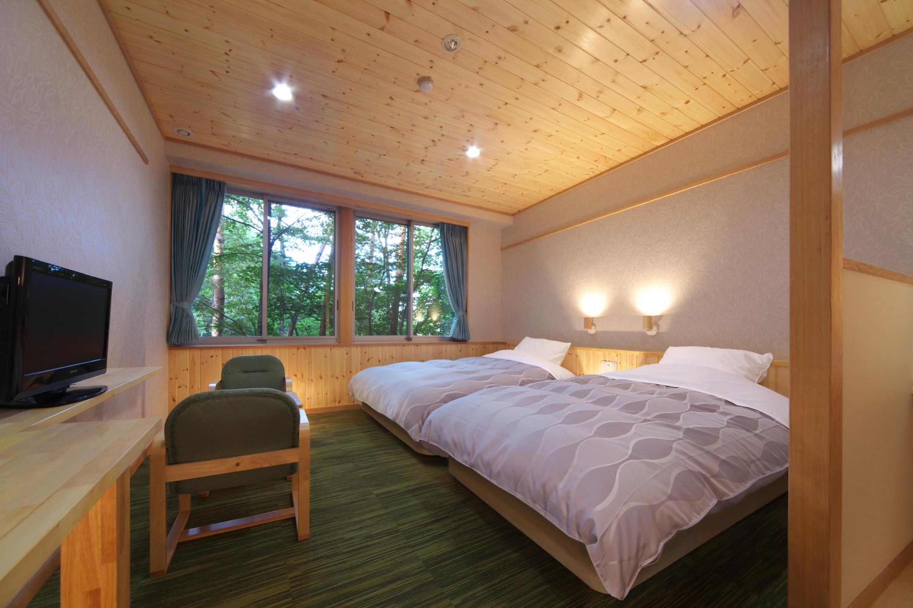Superior Twin Room with Shared Bathroom - Natural Mode