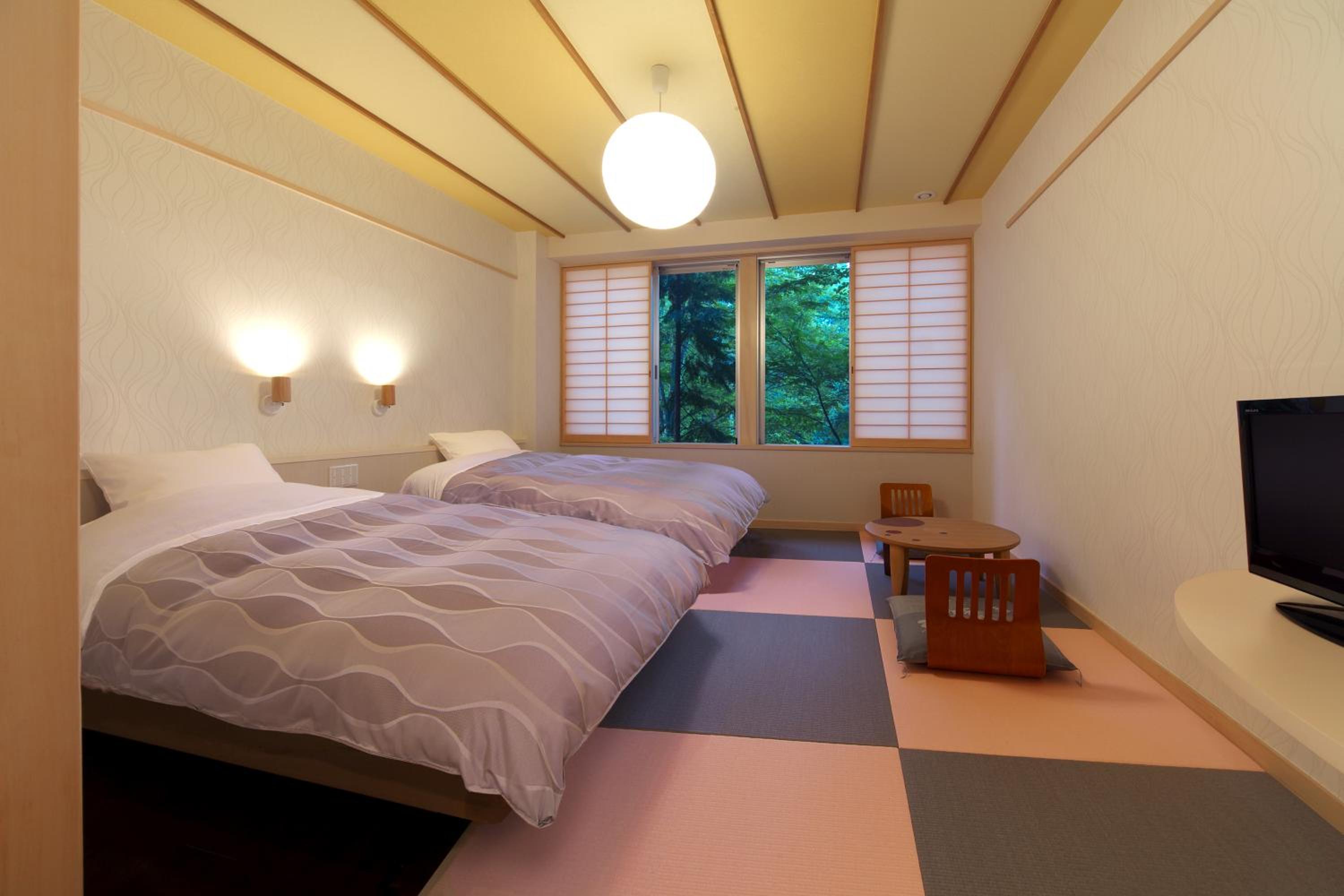 Superior Twin Room with Shared Bathroom - Oriental Modern