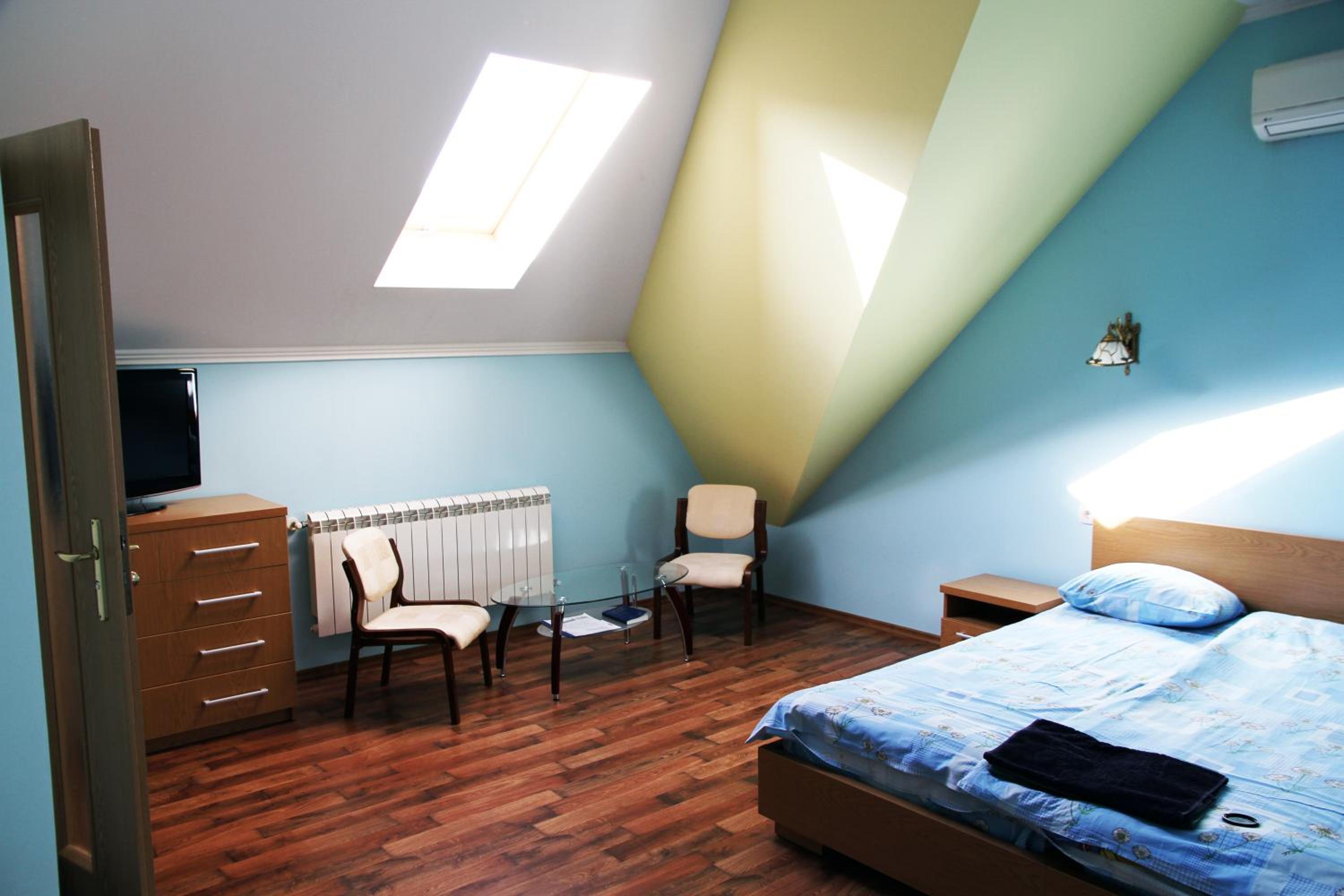 Twin Room - Attic photo 3