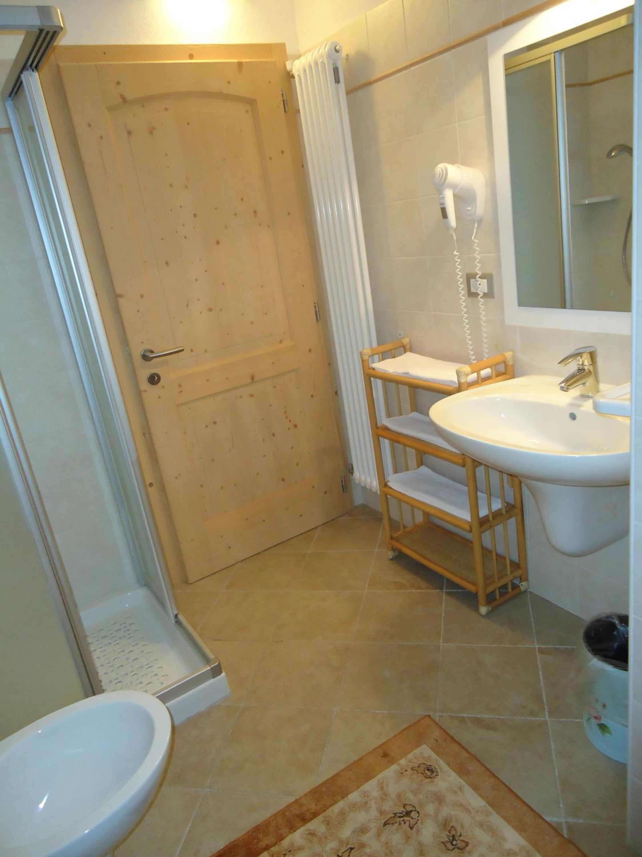 Suite (4 Adults) photo 2