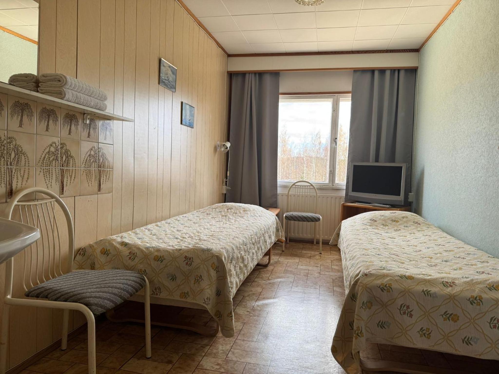 Economy Twin Room with Shared Bathroom photo 1
