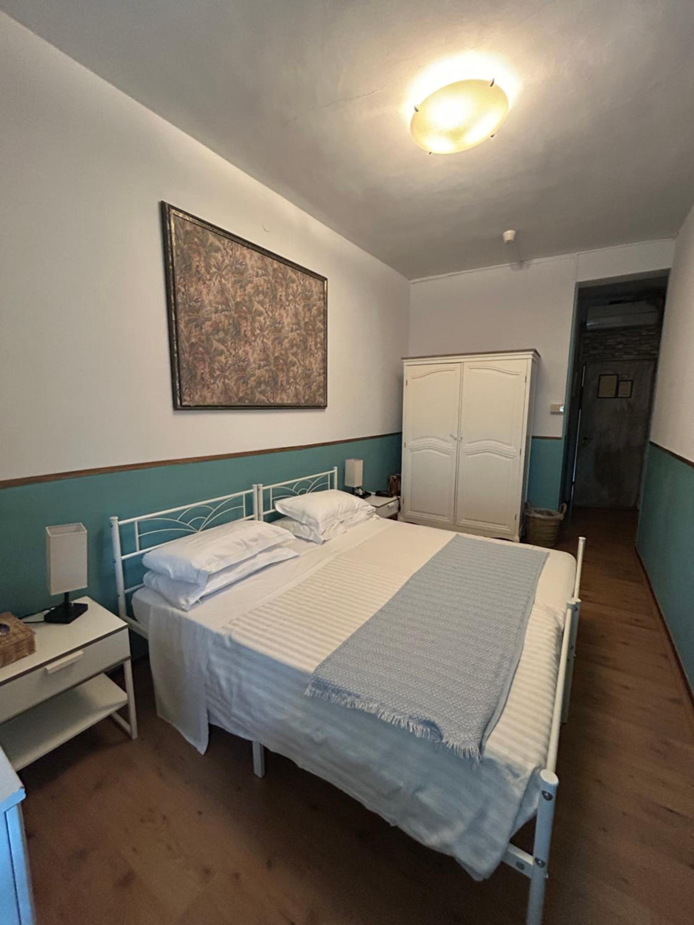 Double or Twin Room with Partial Sea View photo 2