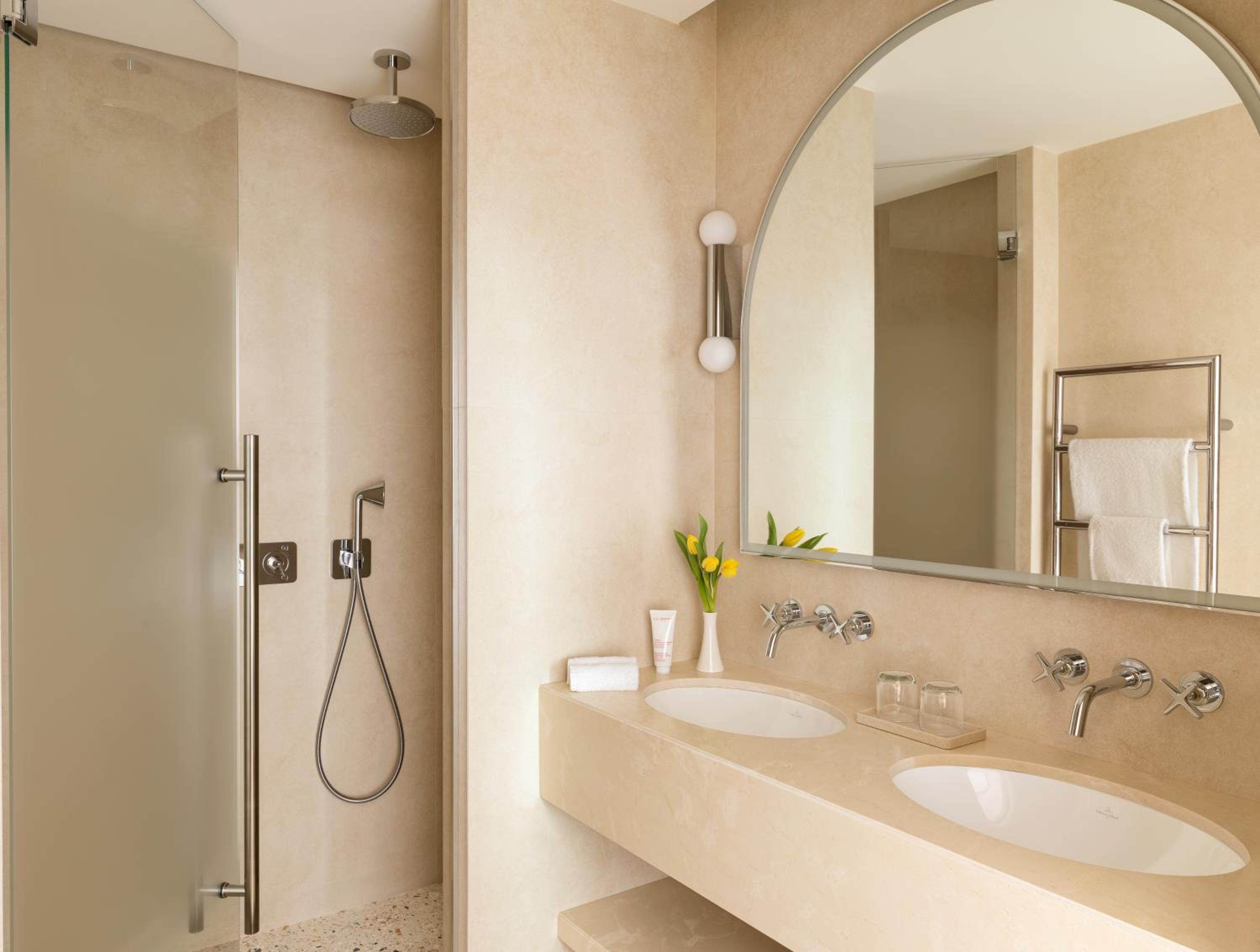 Deluxe Premium Room - city view