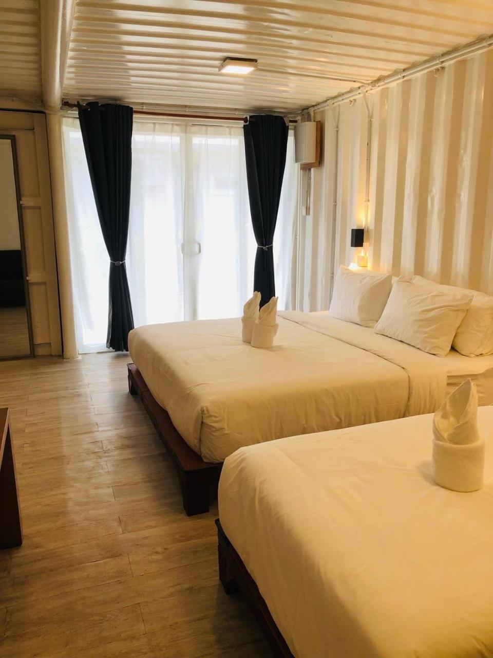 Deluxe Triple Room with Sea View