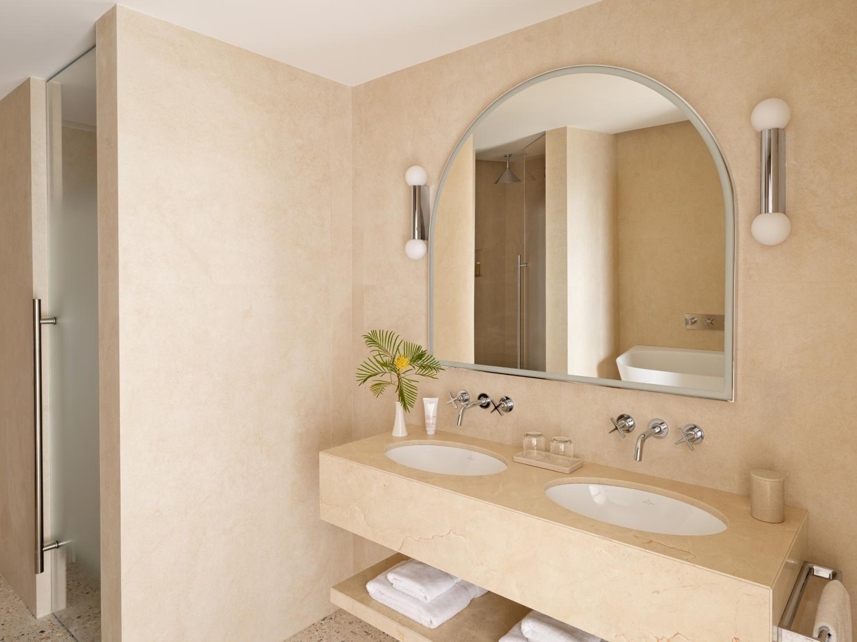 Prestige Superior Suite - sea view thumbnail 6