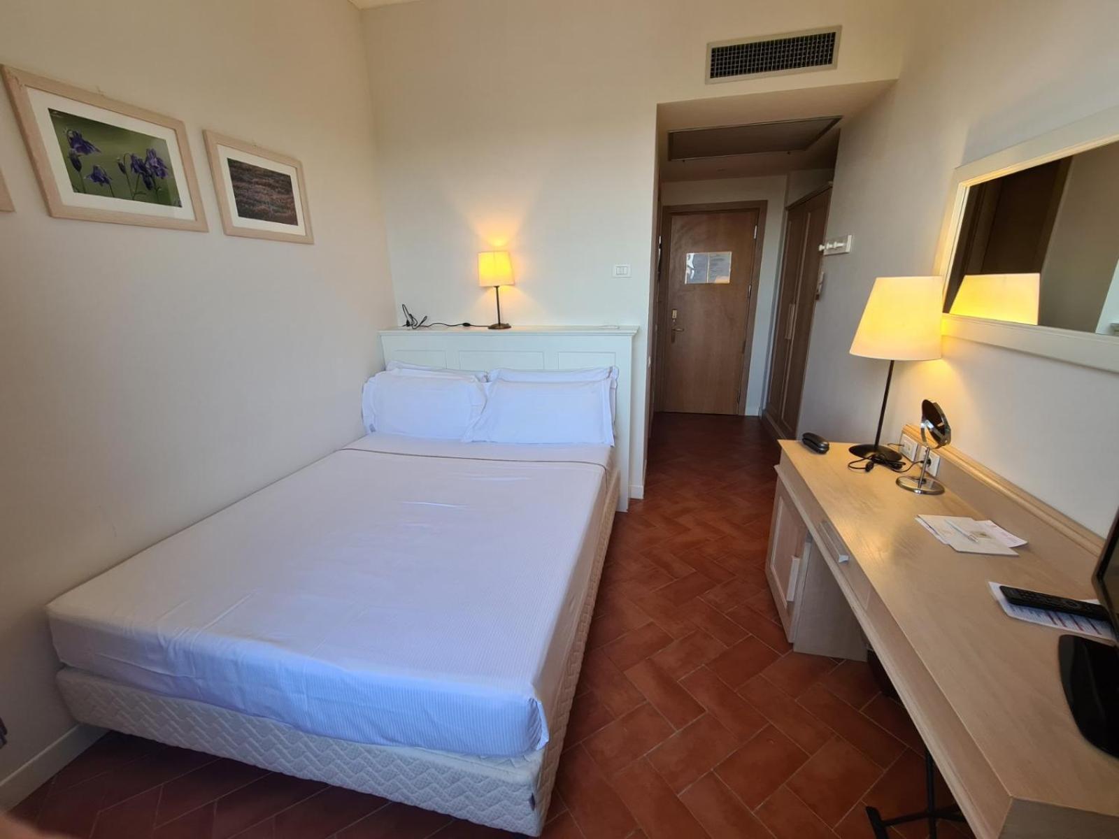 Economy Double Room photo 2