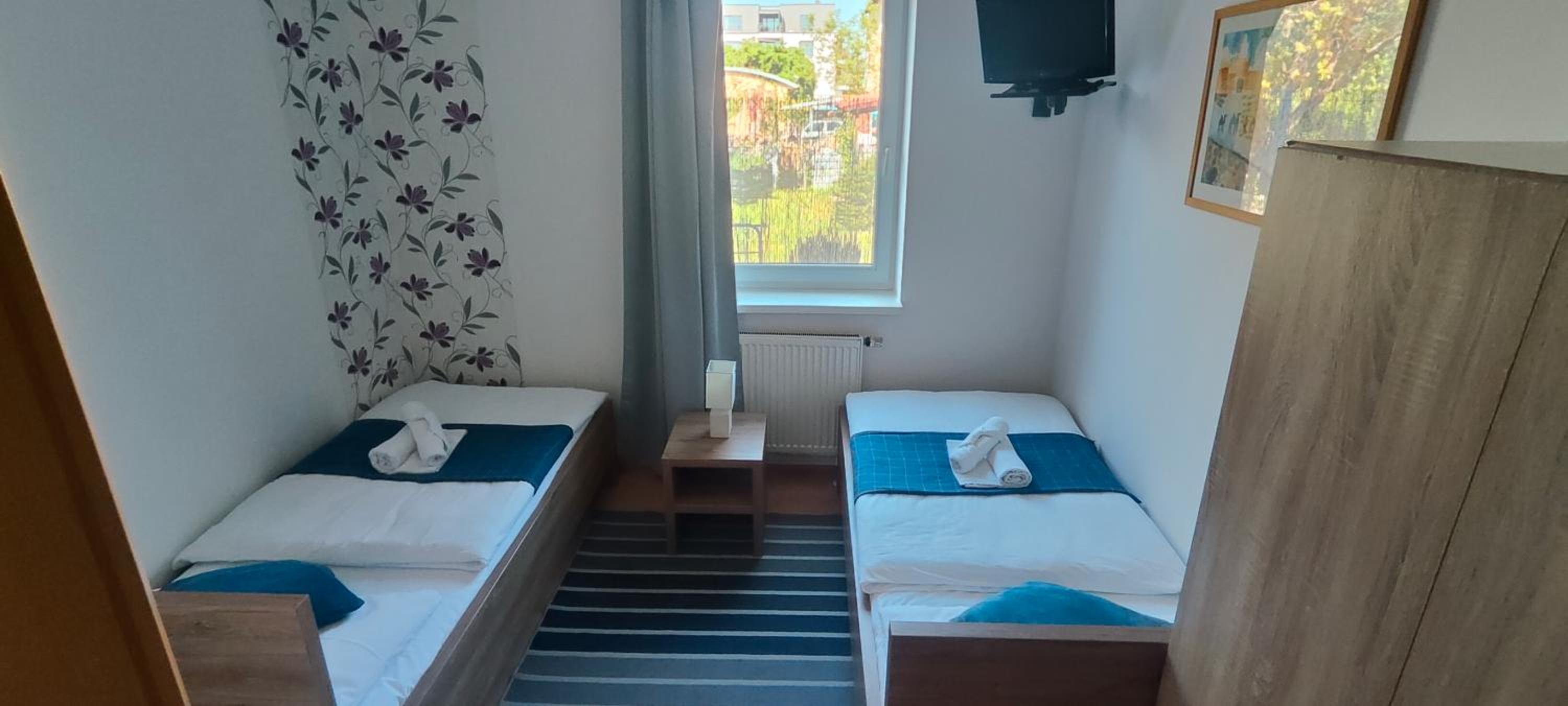 Economy Twin Room photo 1