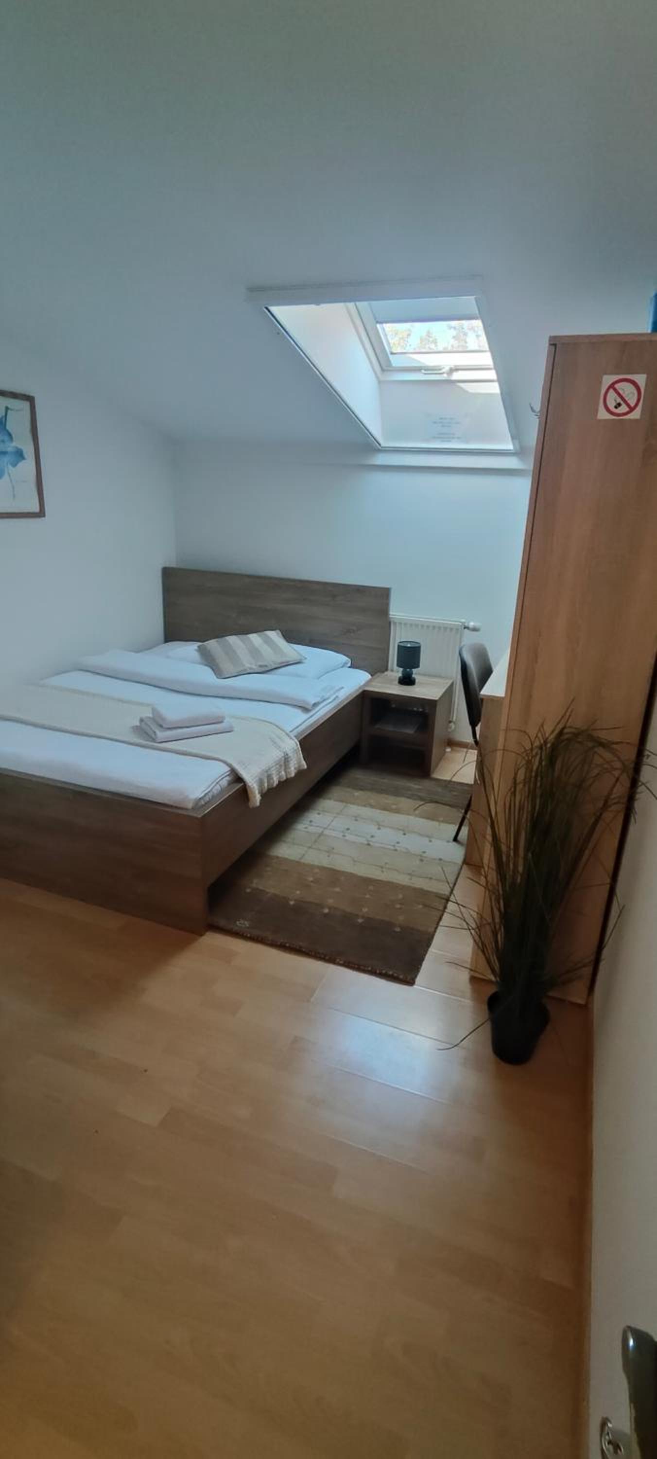 Economy Twin Room photo 2