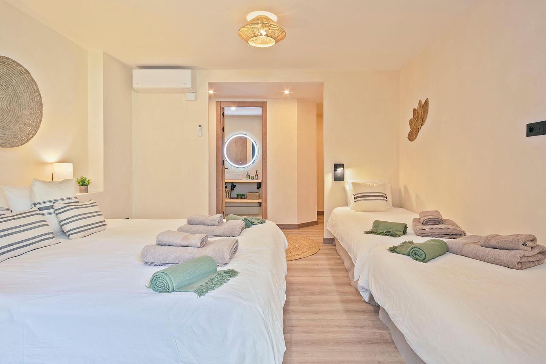 Family Room with Terrace photo 1