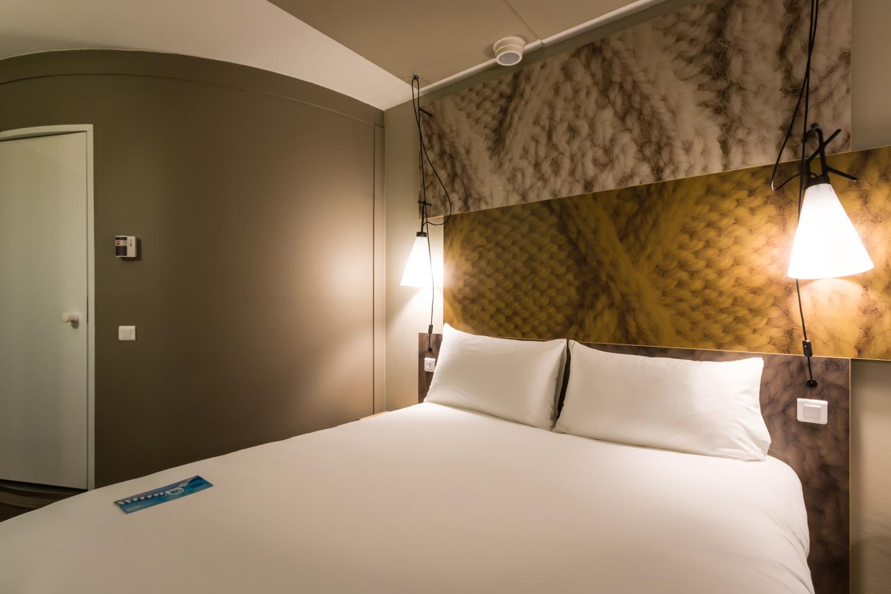 Business Room Â with City View photo 1
