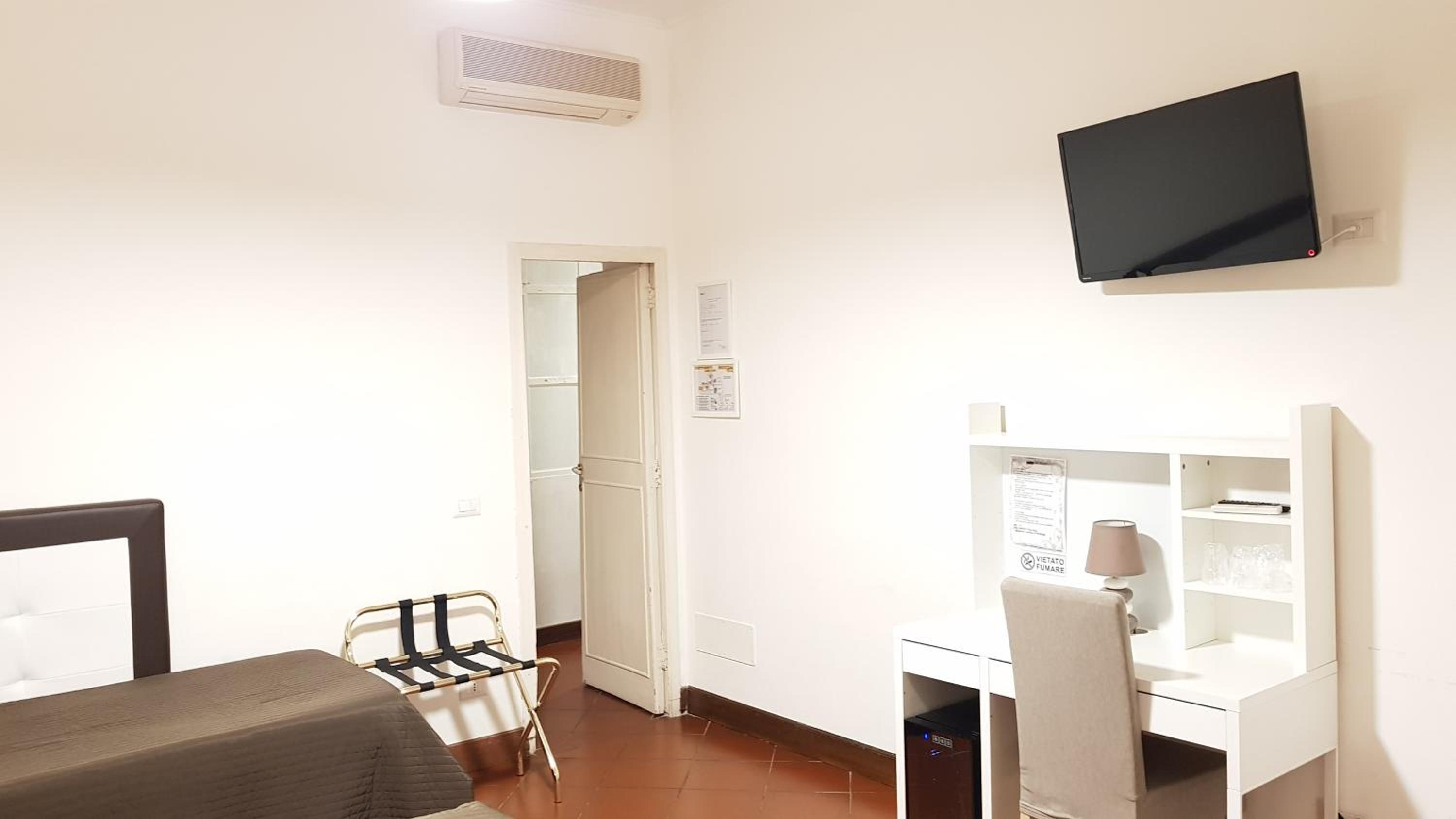 Triple Room with Private Bathroom photo 1