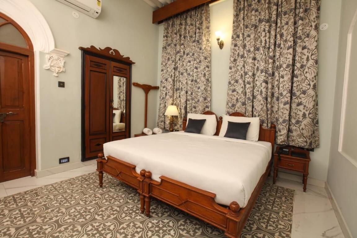 Deluxe Queen Room photo 2