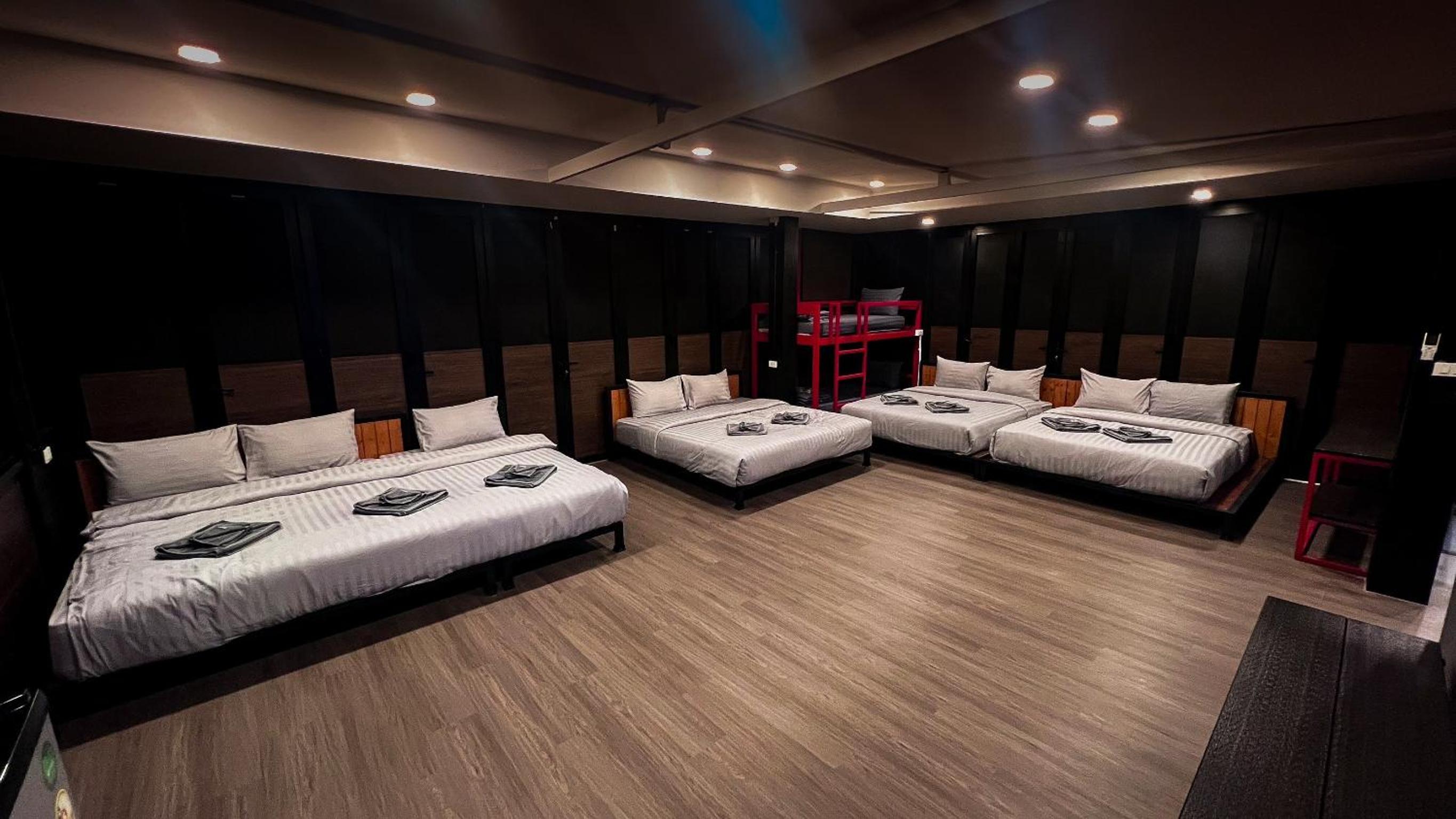 Mixed Dormitory Room photo 2