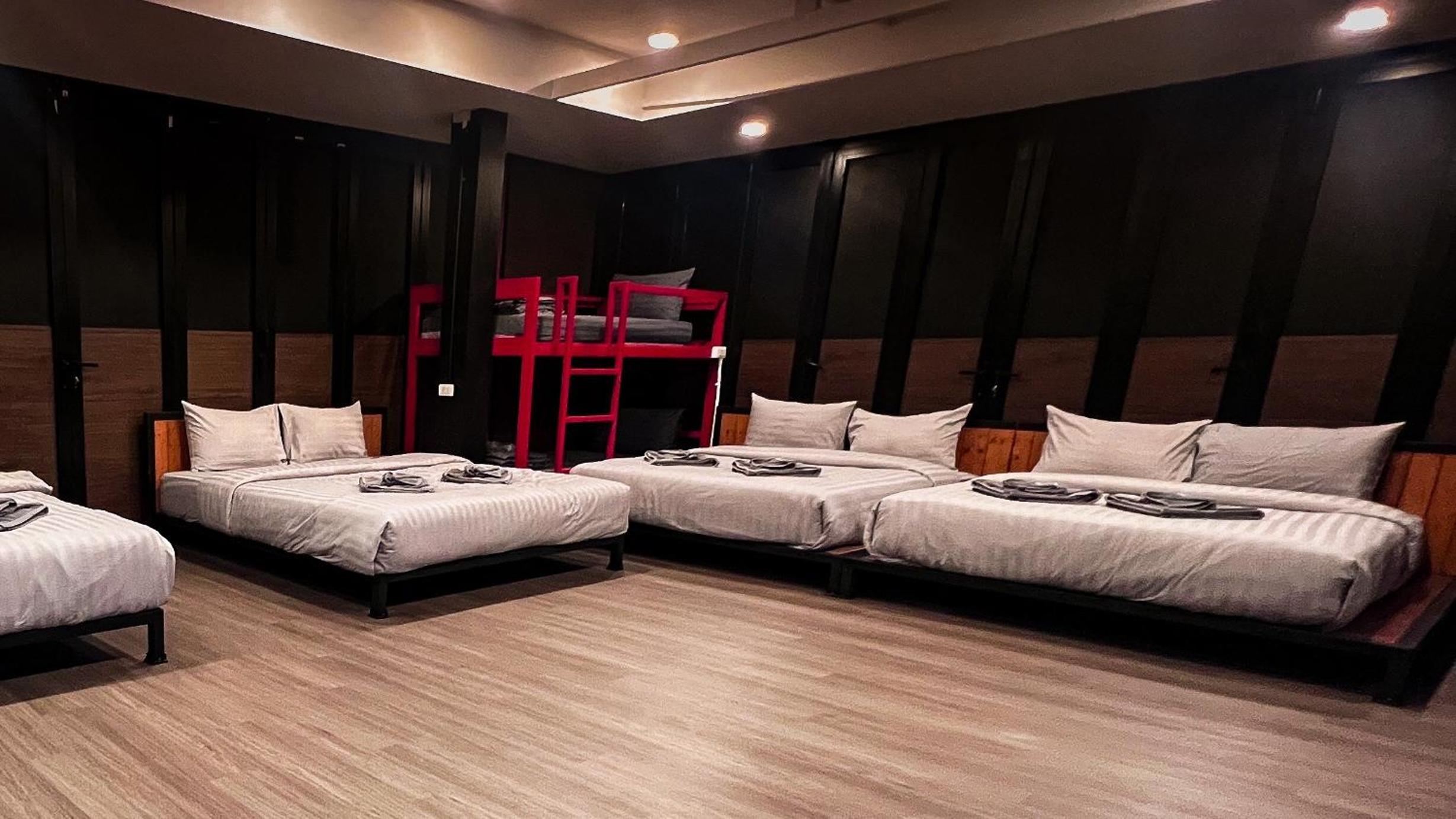 Mixed Dormitory Room photo 3