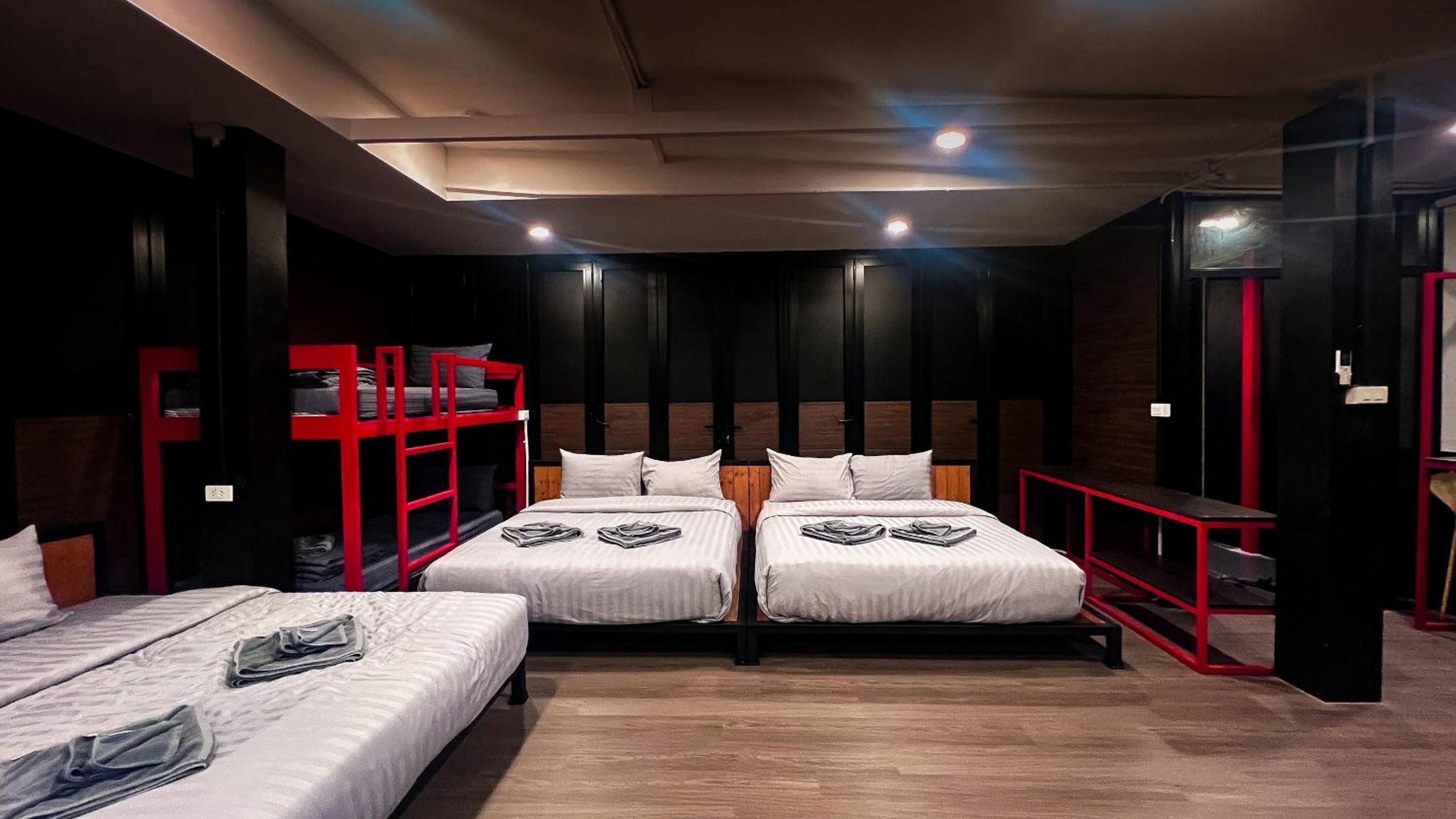 Mixed Dormitory Room photo 3