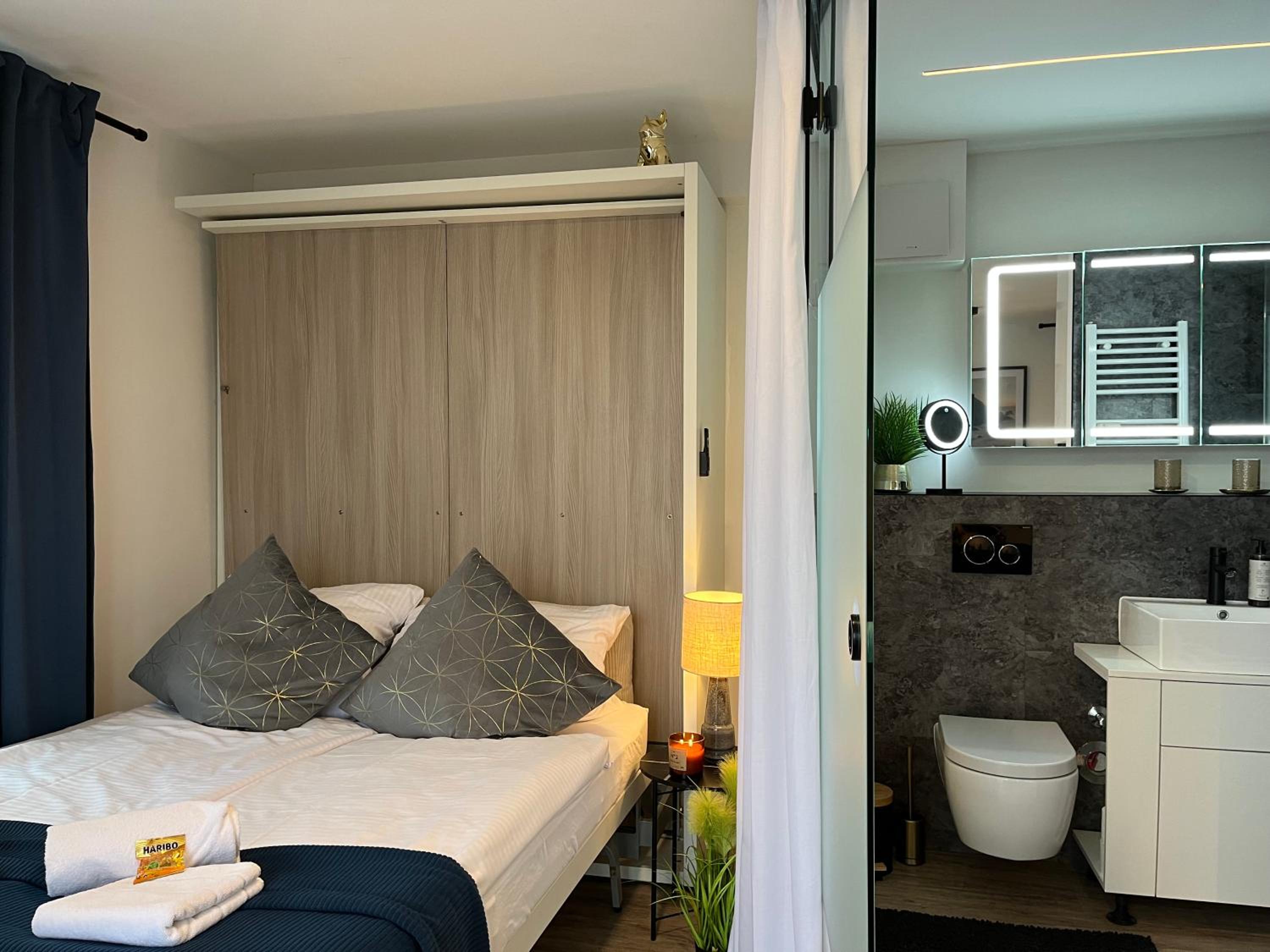 Superior One-Bedroom Apartment with Balcony