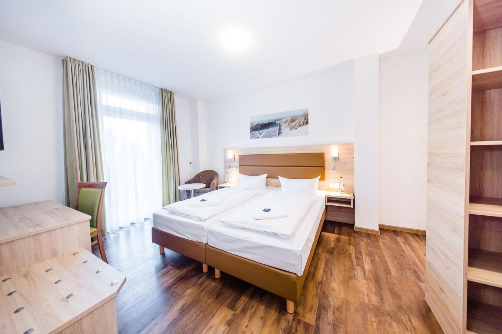Deluxe Queen Room