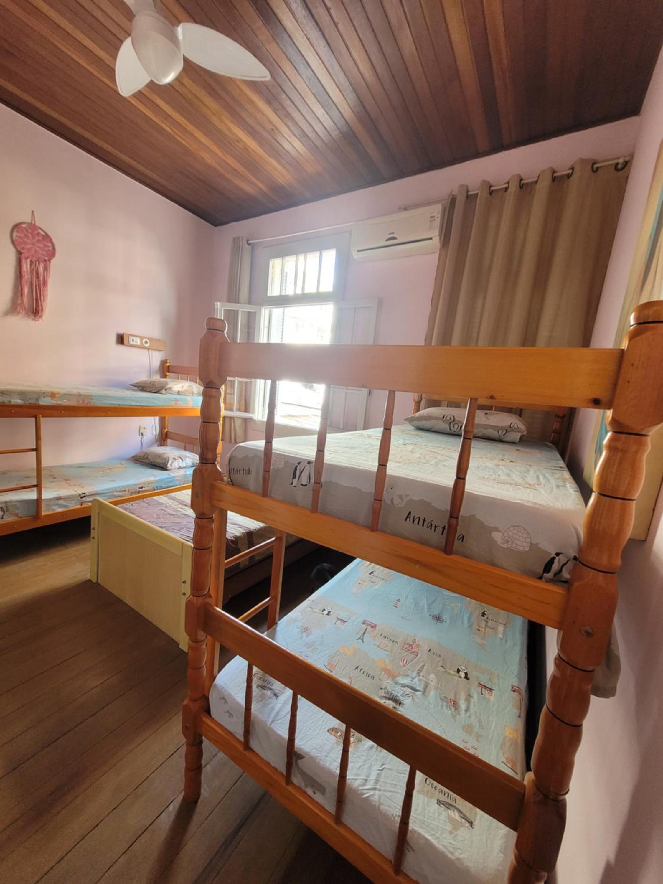 Mixed Dormitory Room