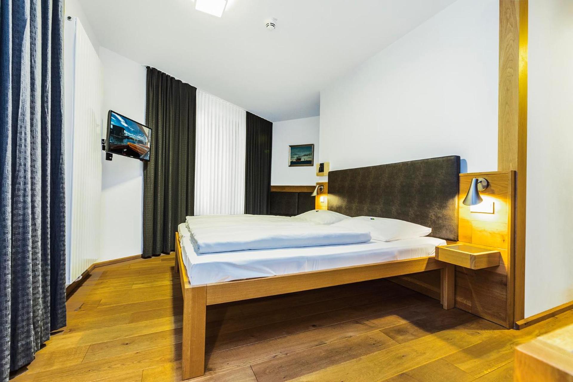 Double Room - Disability Access photo 2