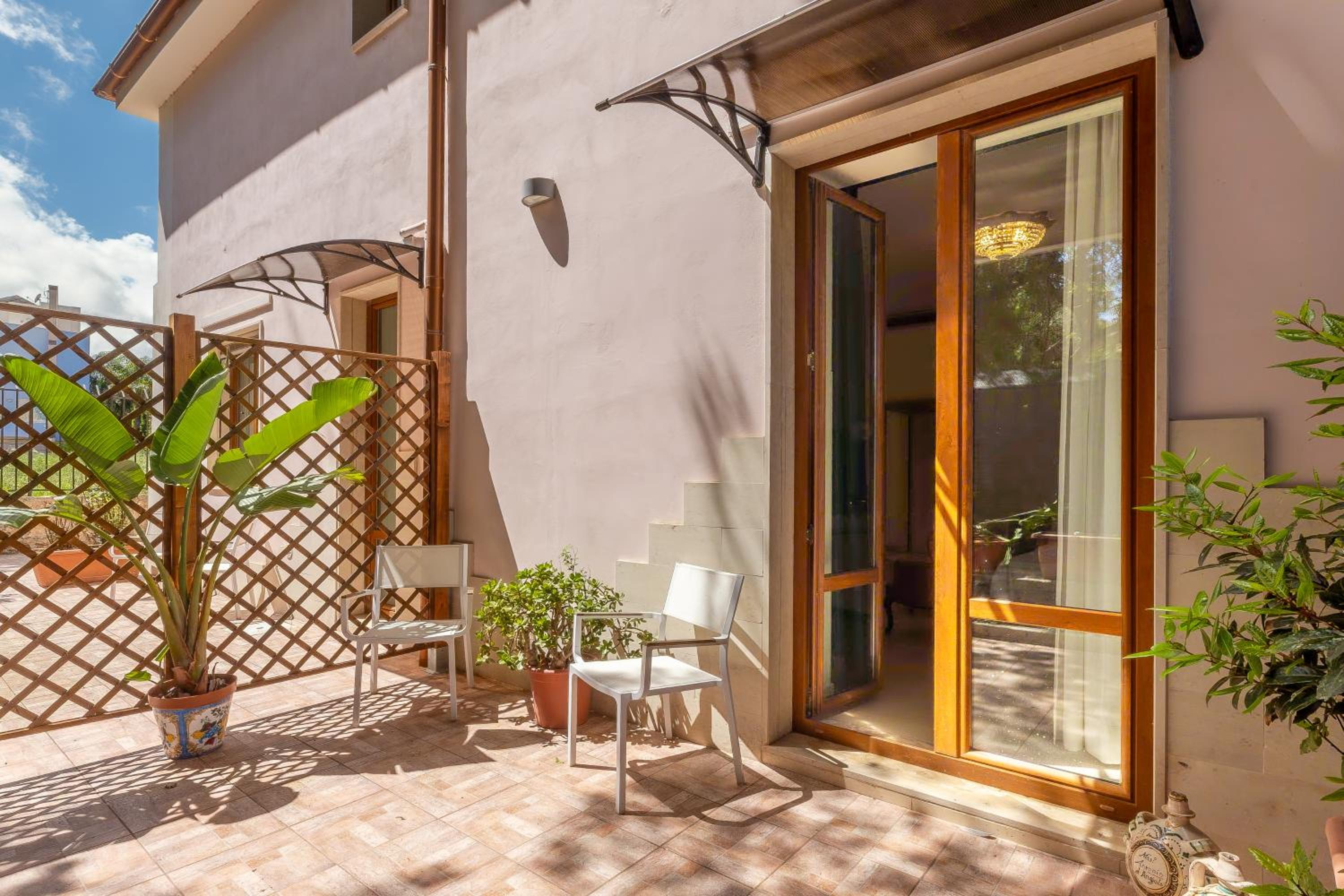 Deluxe Double Room with Balcony