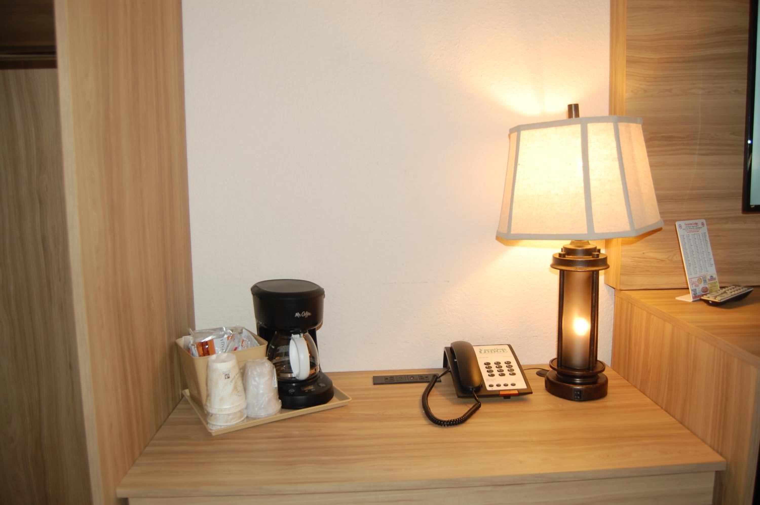 1 King Bed - Photo 3