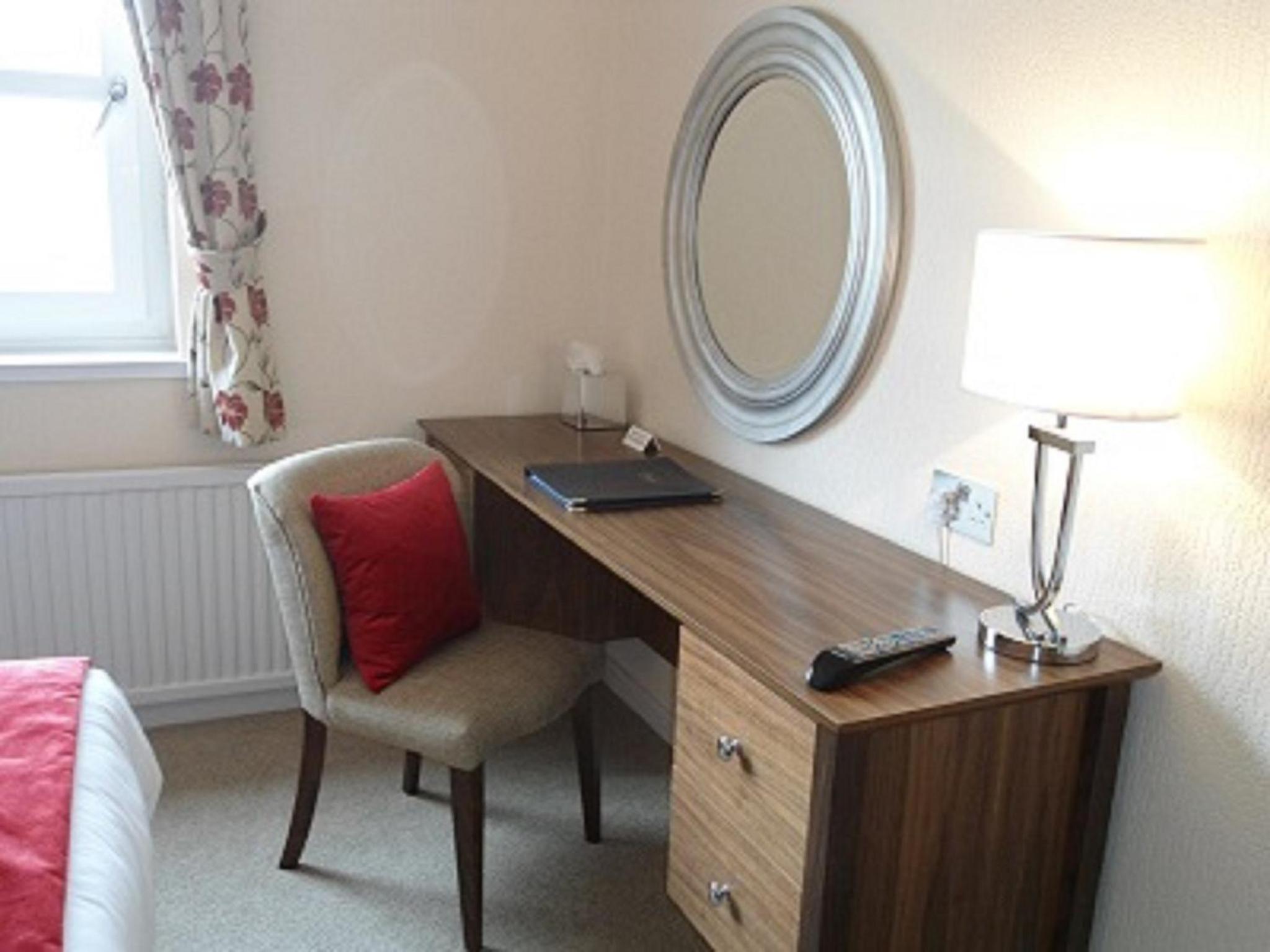 Standard Double Room - Photo 12