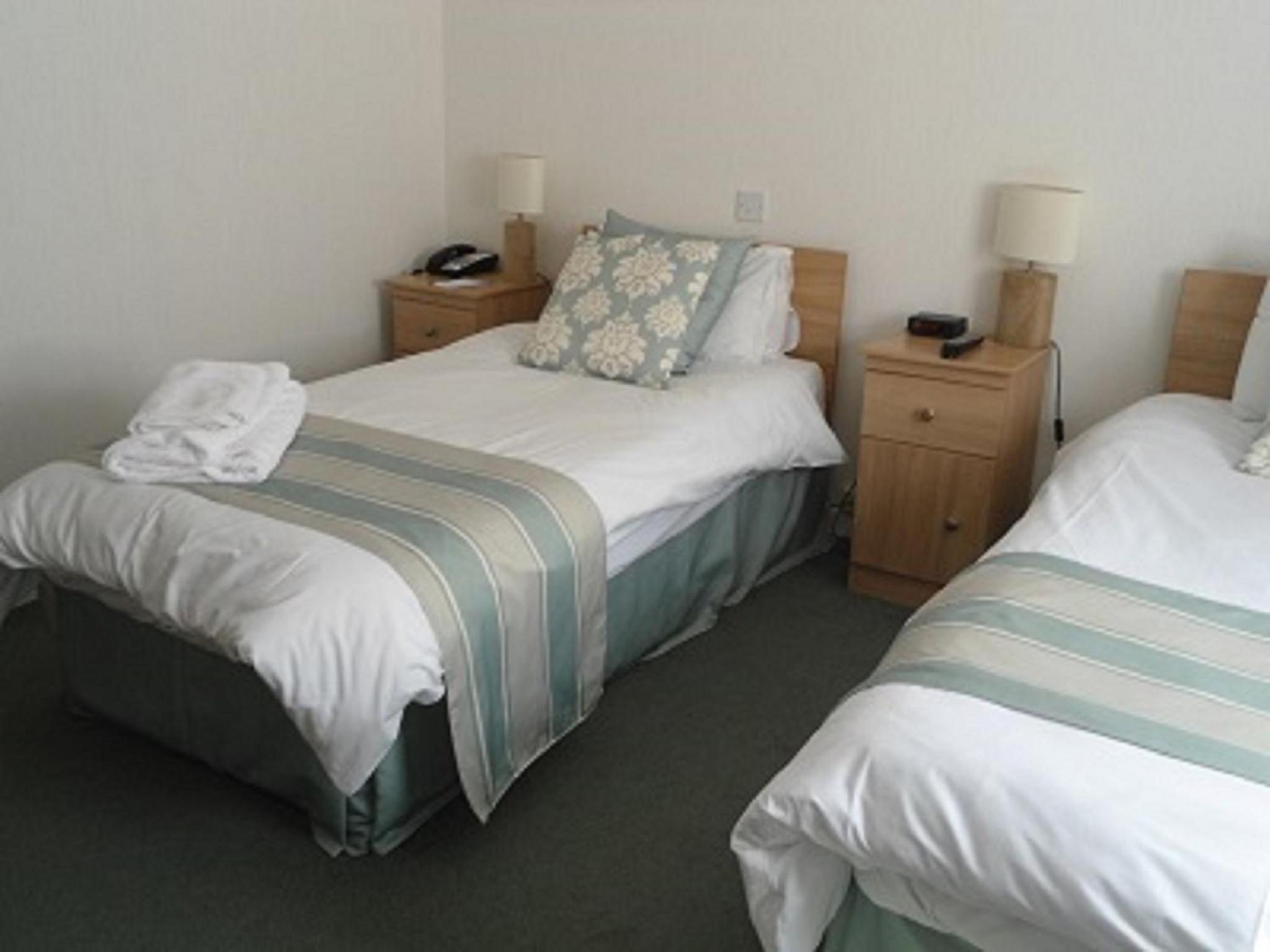 Standard Twin Room - Photo 2