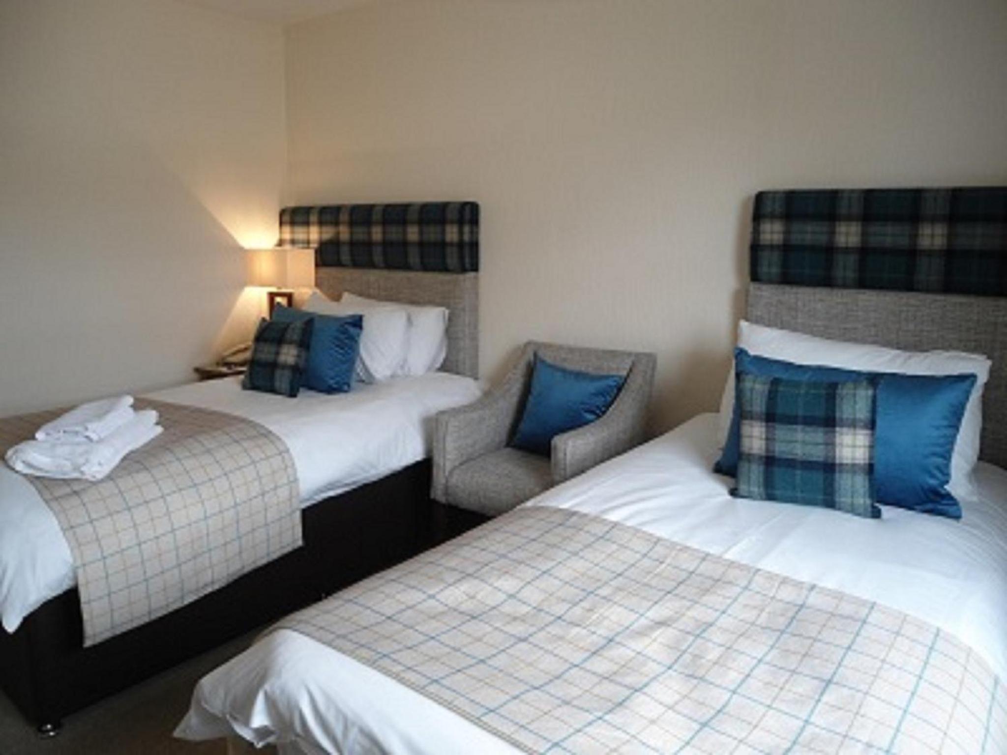 Standard Twin Room - Photo 3