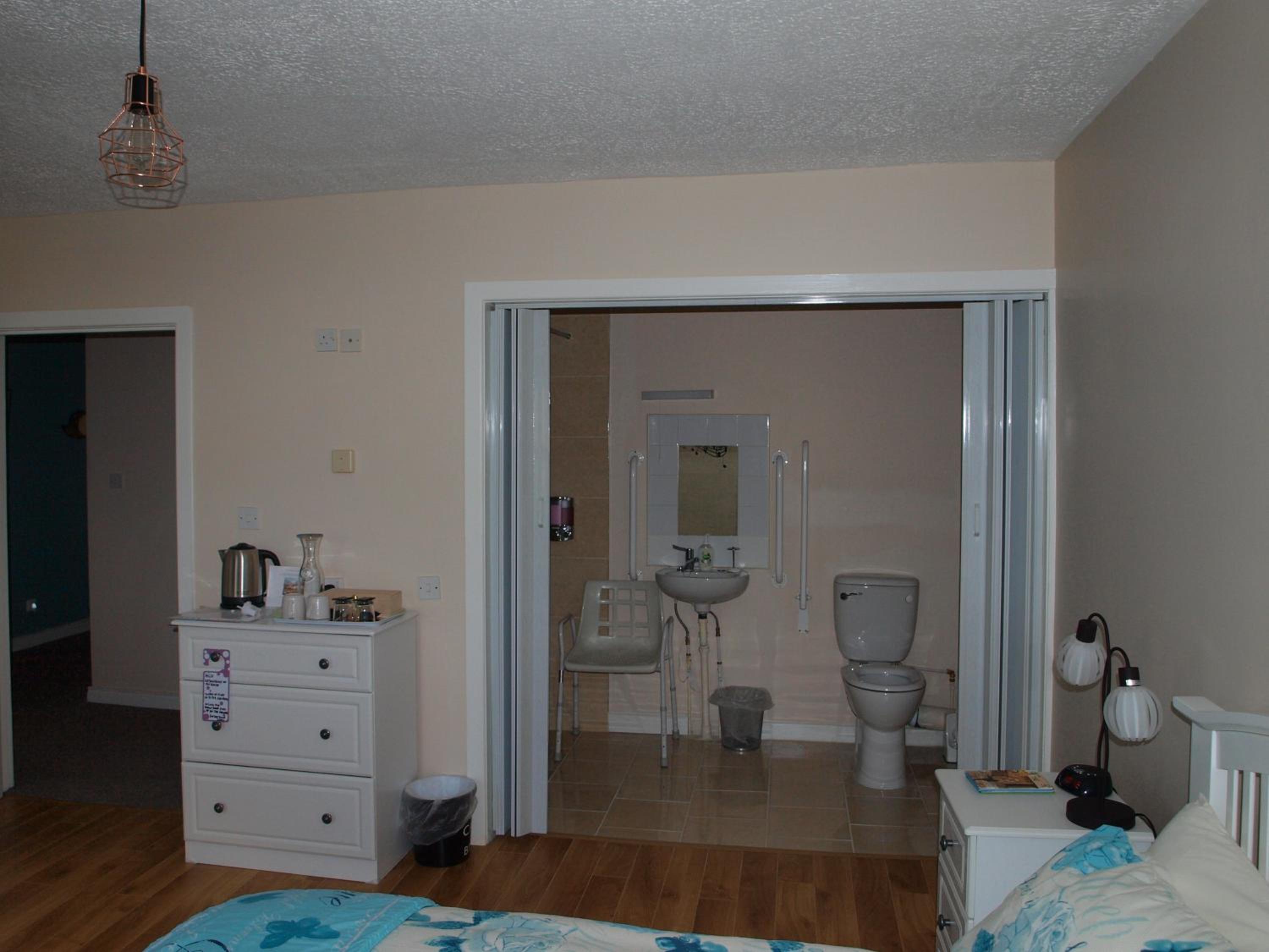 Double Room - Disability Access photo 2