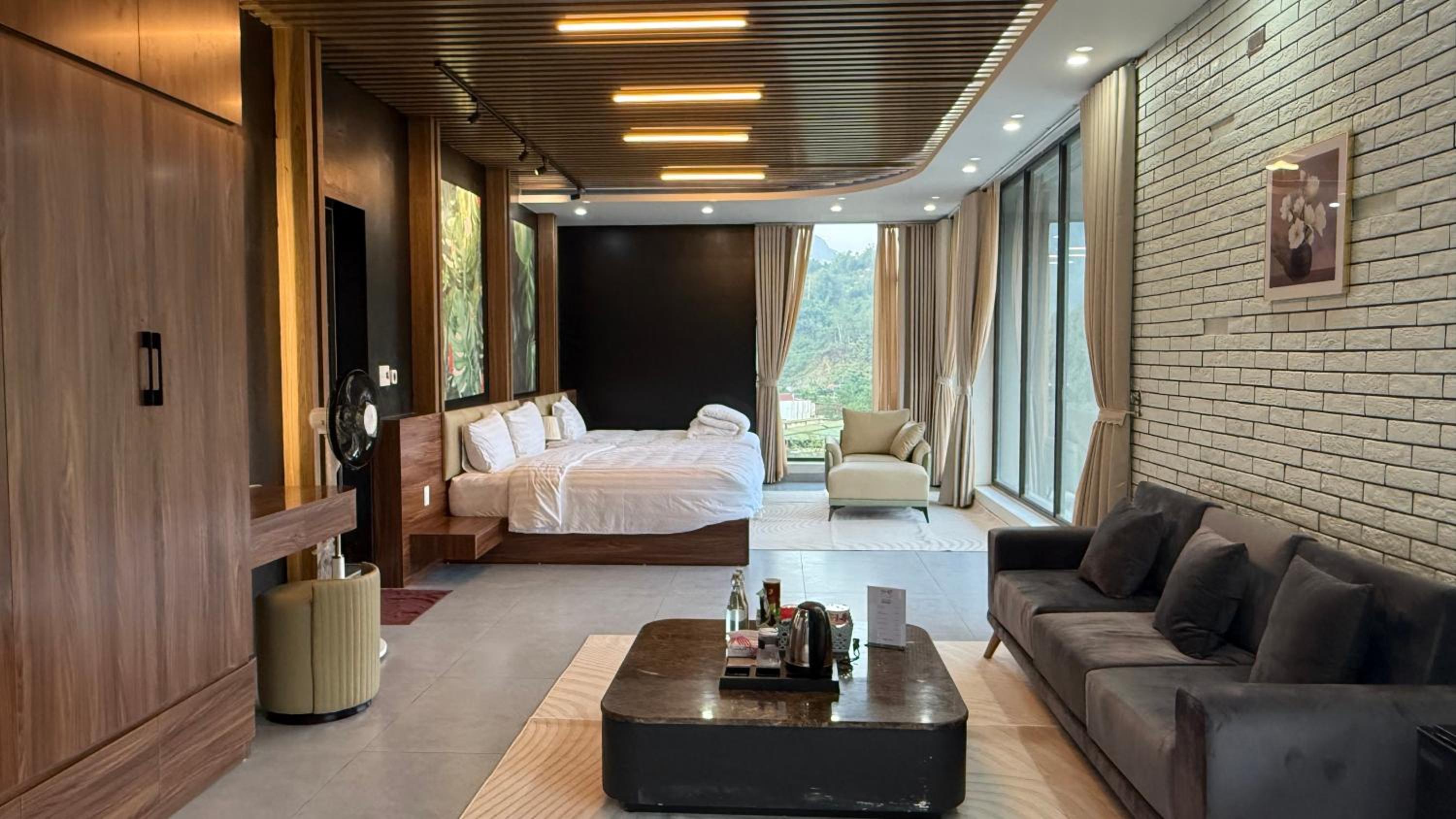 Deluxe Double Room with Balcony photo 1