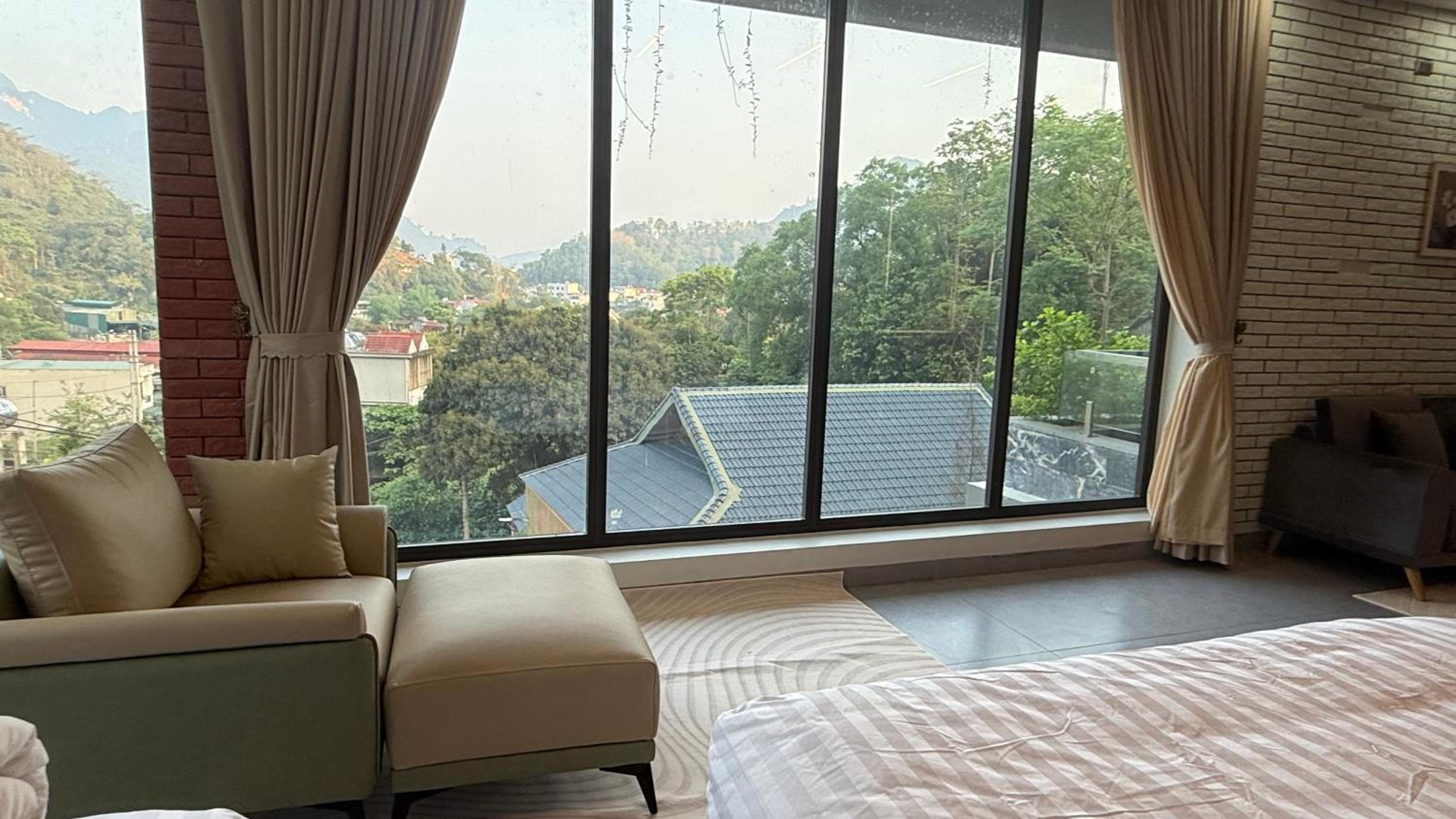 Deluxe Double Room with Balcony photo 3